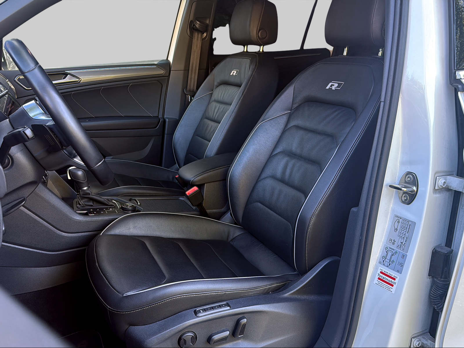 VW Tiguan 2.0 TDI SCR Highline 4Motion DSG-image-5