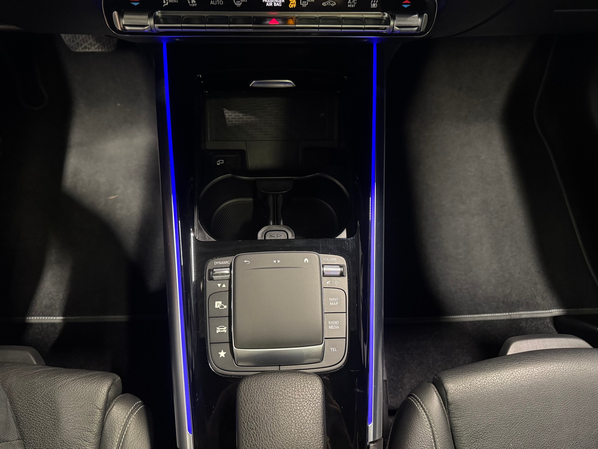 MERCEDES-BENZ GLA 250e Progressive 8G-DCT (46)-image-16