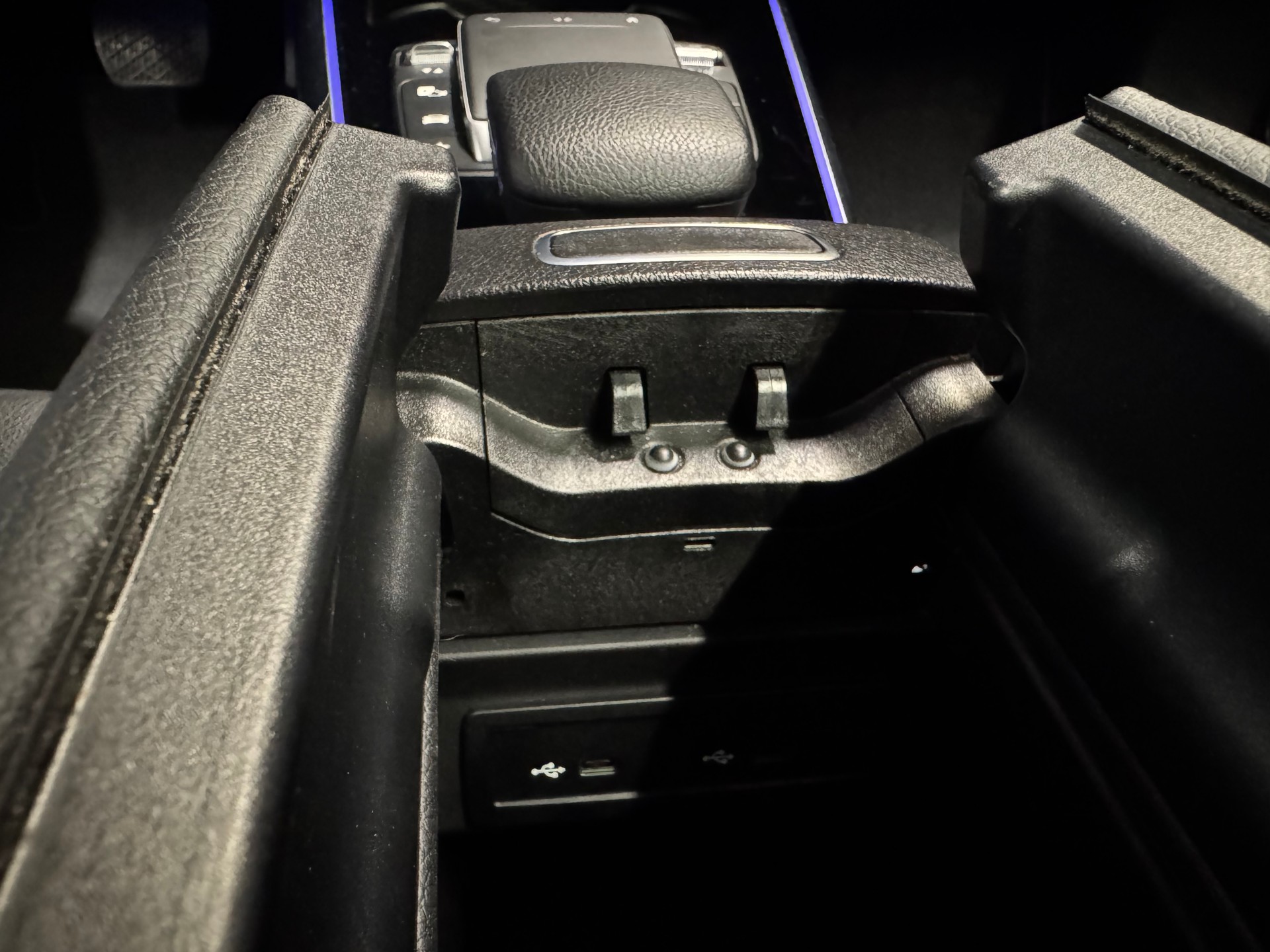 MERCEDES-BENZ GLA 250e Progressive 8G-DCT (46)-image-17