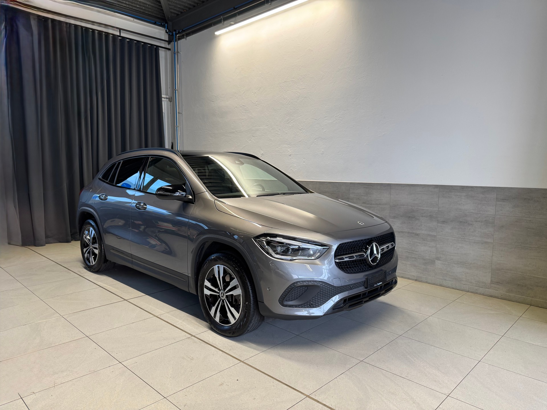 MERCEDES-BENZ GLA 250e Progressive 8G-DCT (46)-image-0