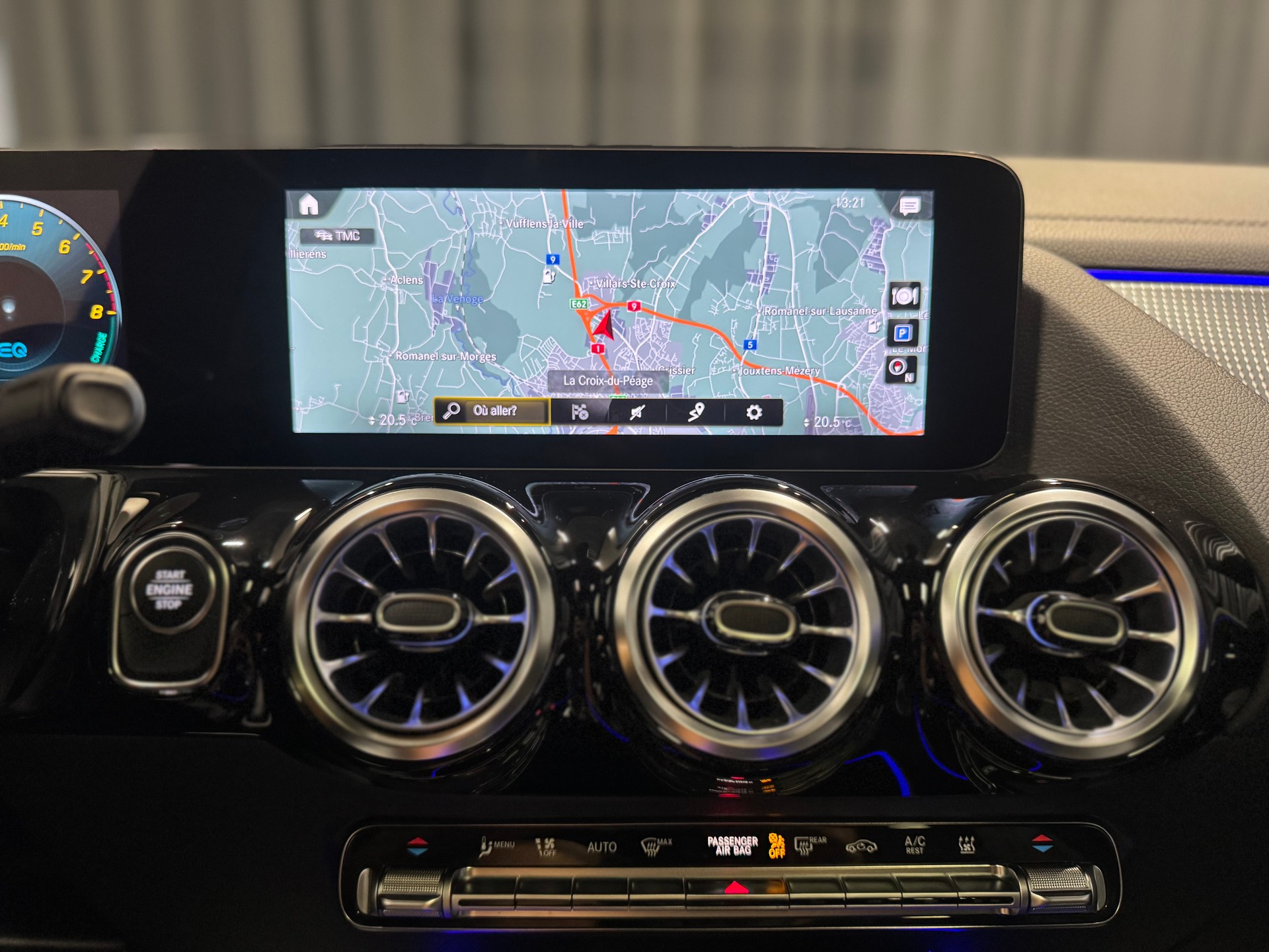 MERCEDES-BENZ GLA 250e Progressive 8G-DCT (46)-image-13