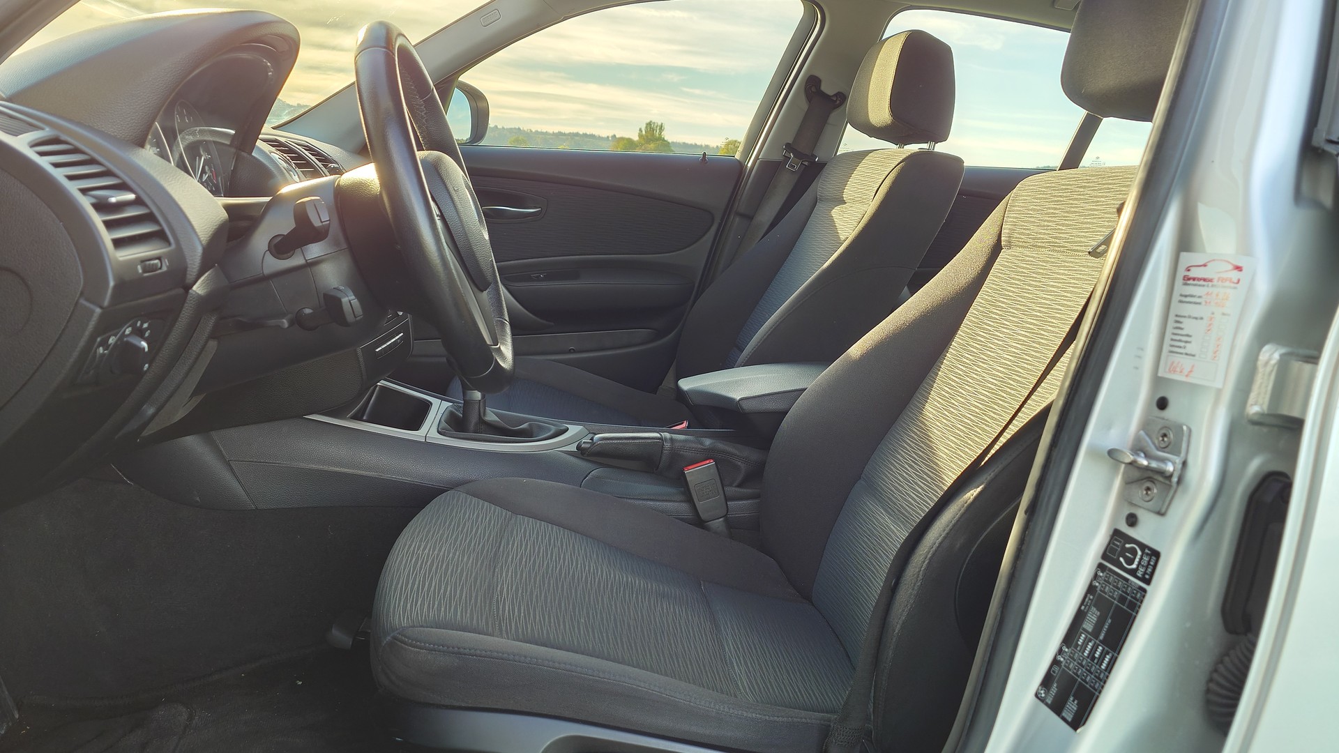 BMW 116i Dynamic Edition-image-11