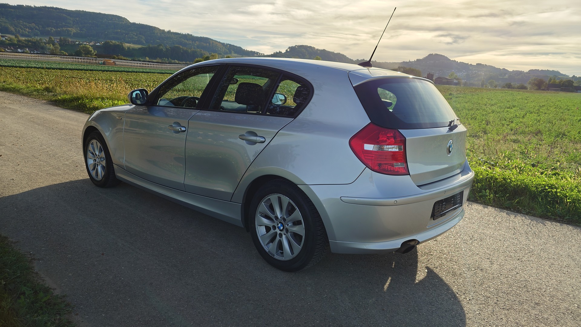 BMW 116i Dynamic Edition-image-2
