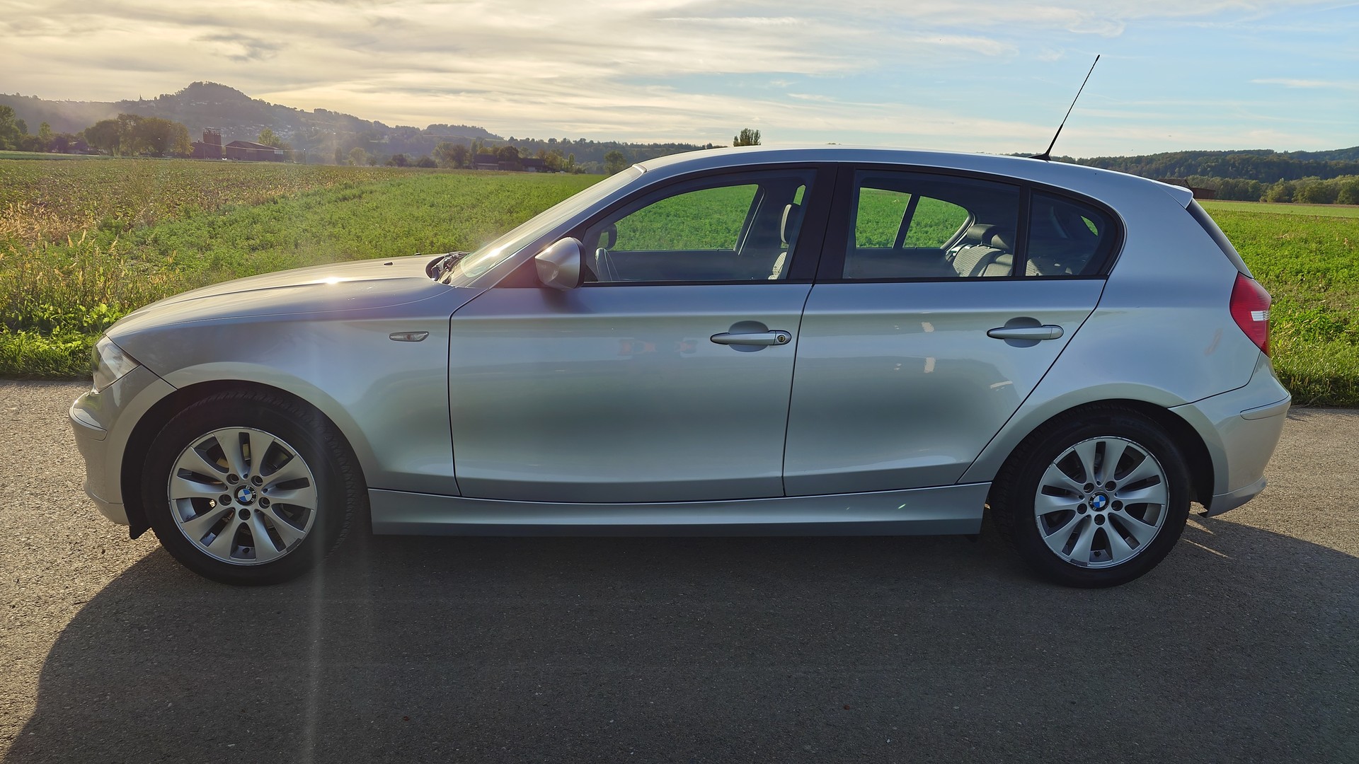 BMW 116i Dynamic Edition-image-1