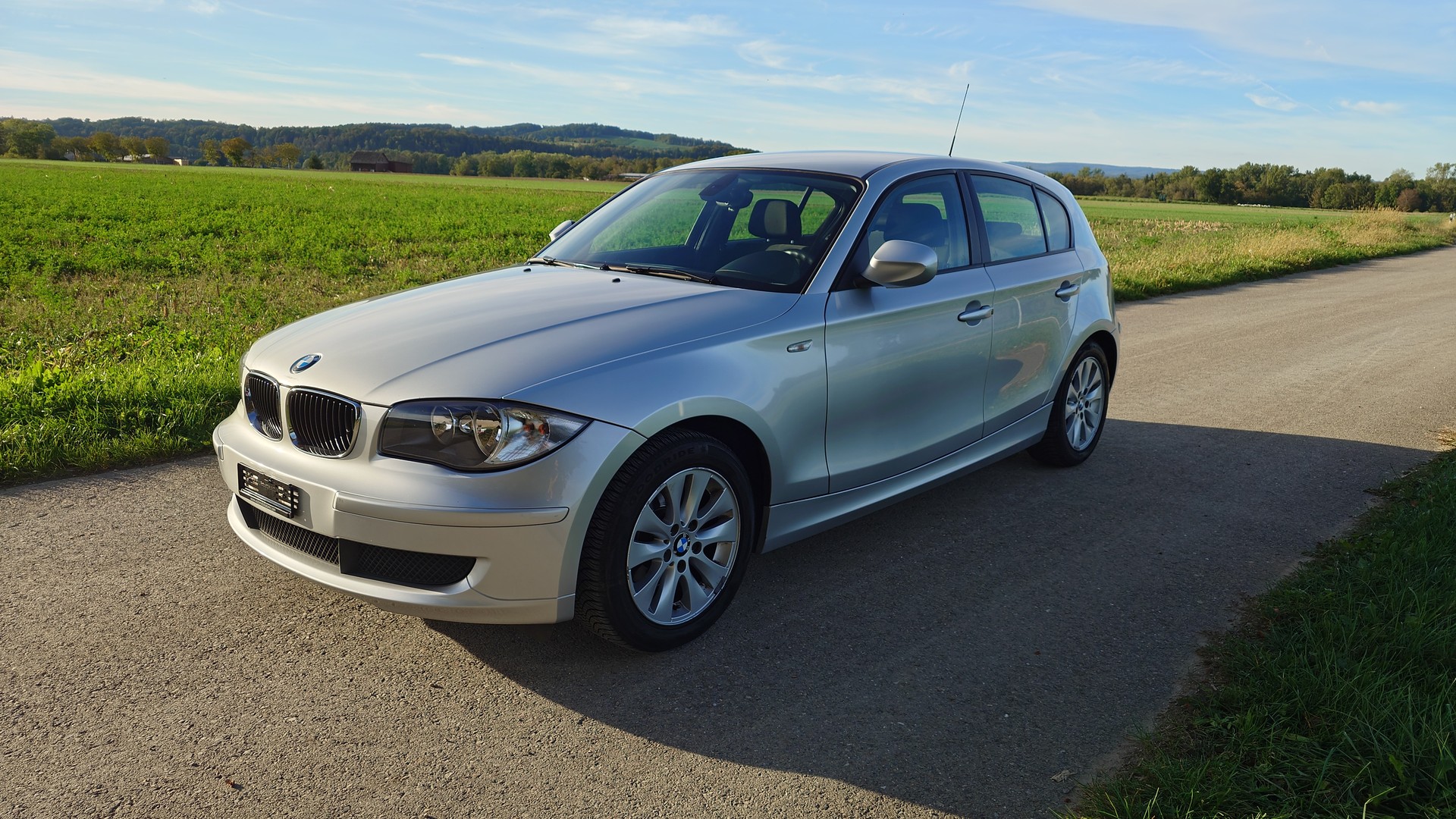 BMW 116i Dynamic Edition-image-0