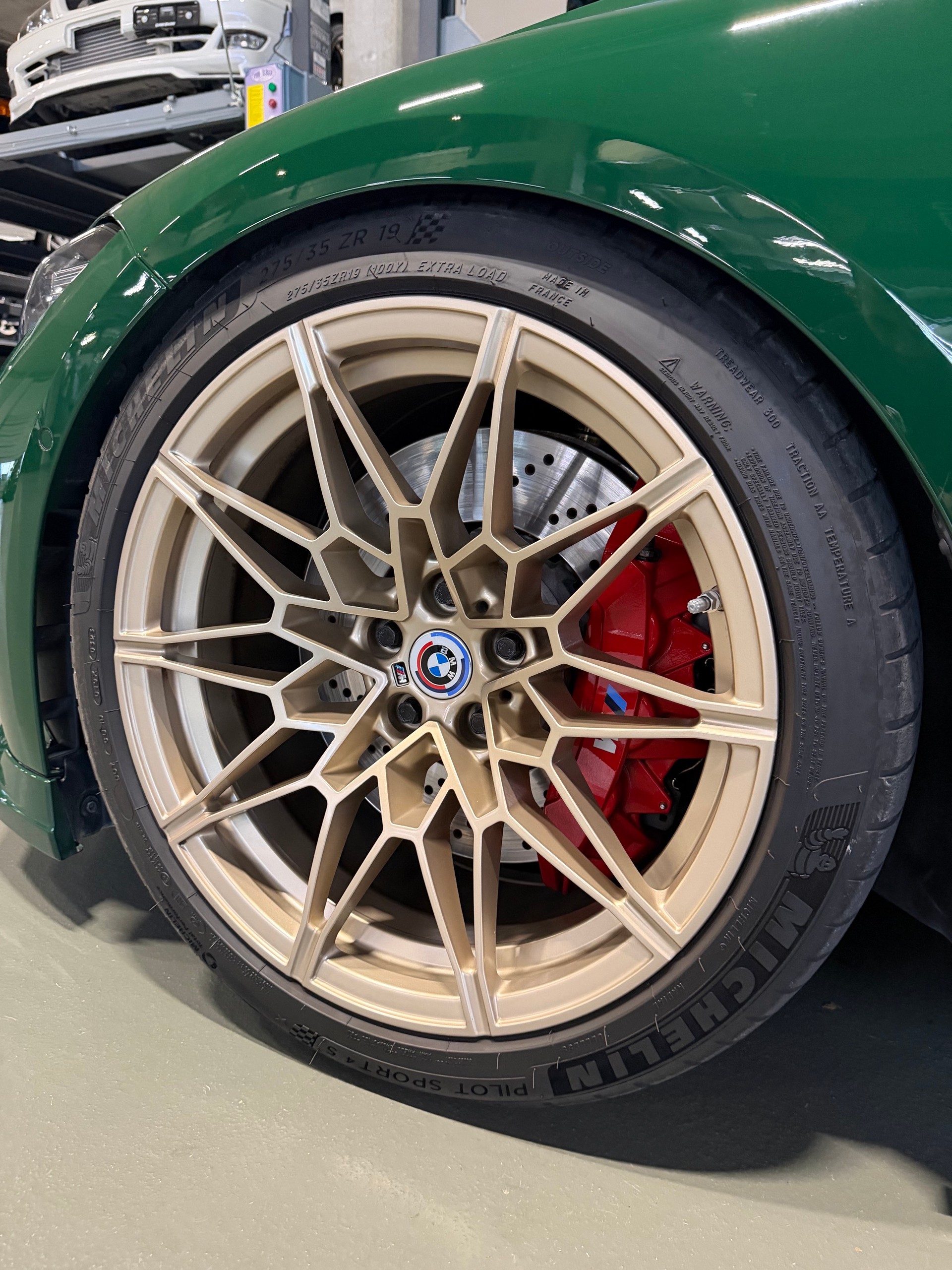 BMW M3 Competition M xDrive *Ind. Irish racing green*-image-6
