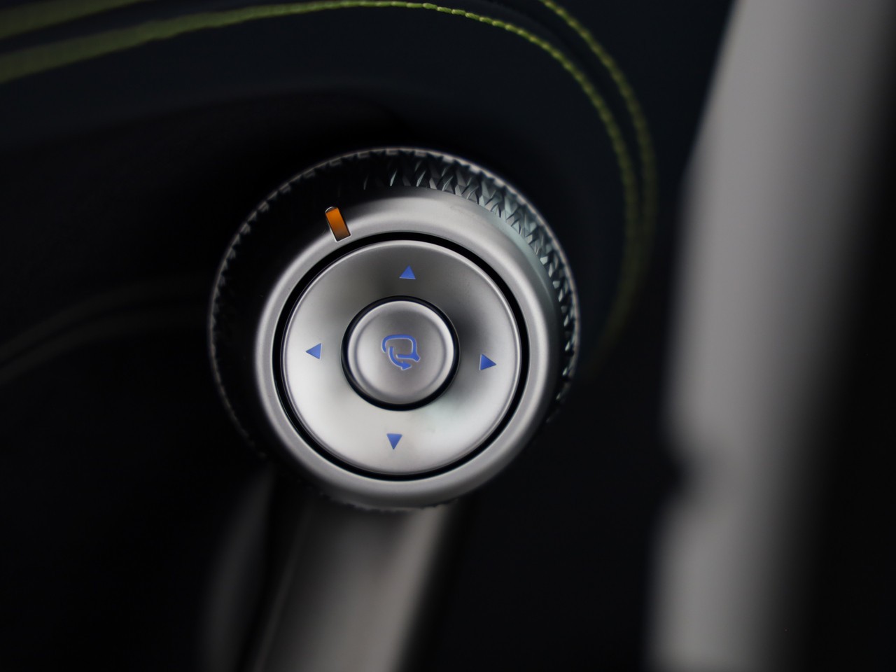 GENESIS GV60 77.4 kWh Sport AWD-image-13