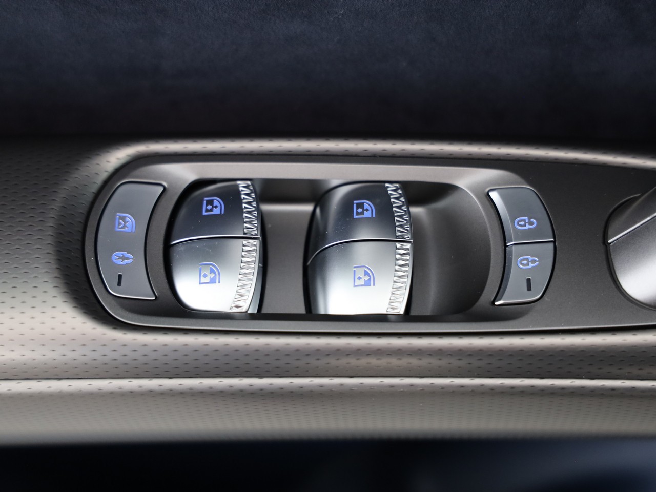 GENESIS GV60 77.4 kWh Sport AWD-image-12