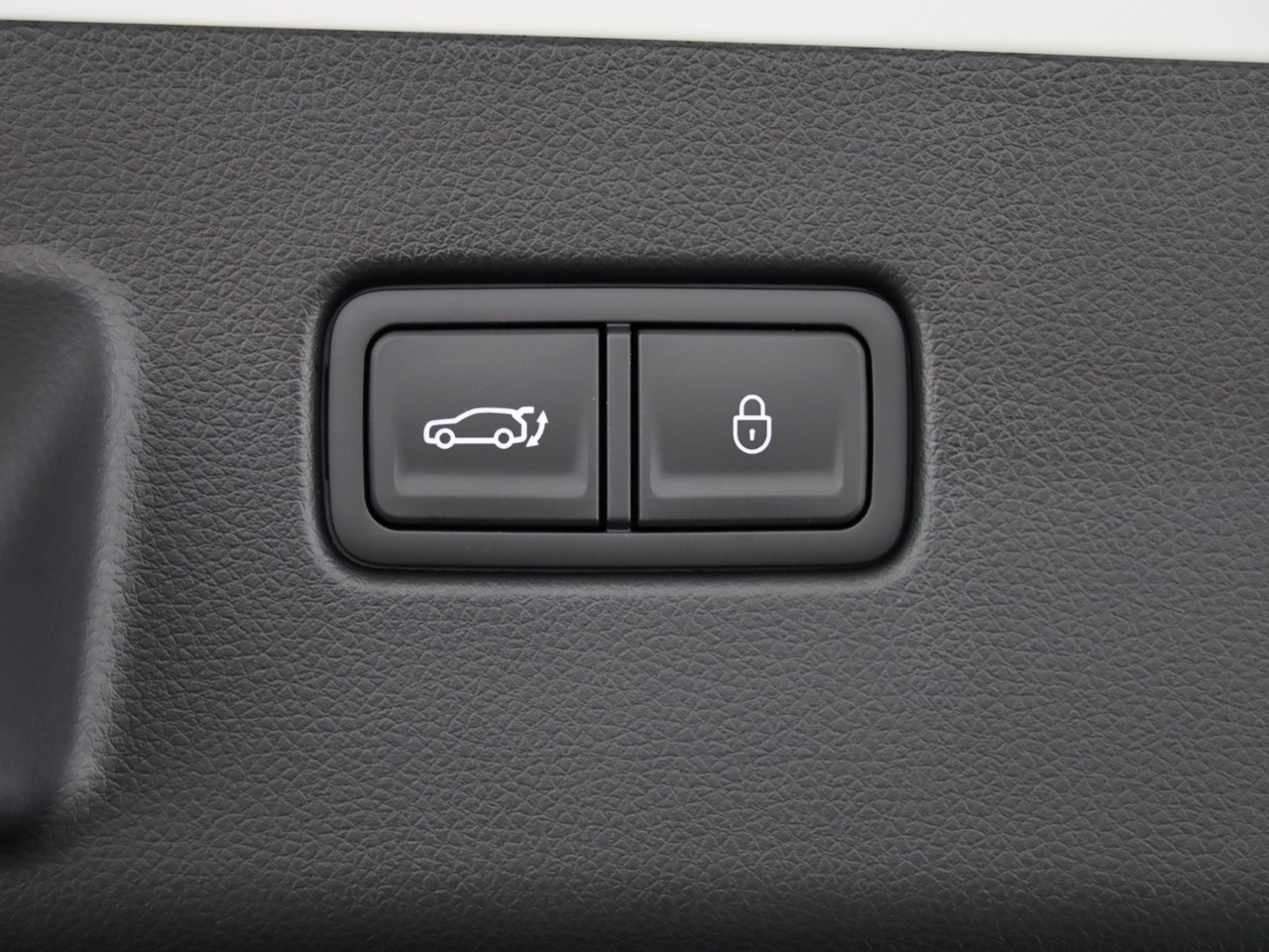GENESIS GV60 77.4 kWh Sport AWD-image-15