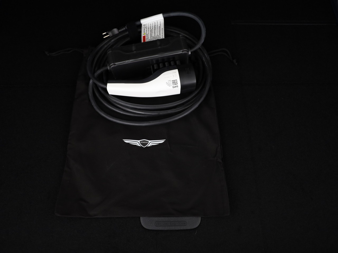 GENESIS GV60 77.4 kWh Sport AWD-image-16