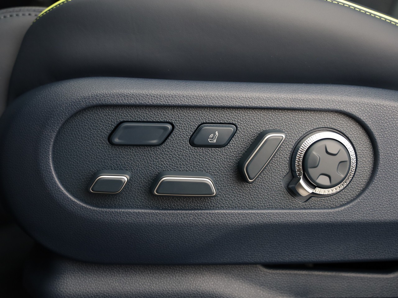 GENESIS GV60 77.4 kWh Sport AWD-image-10