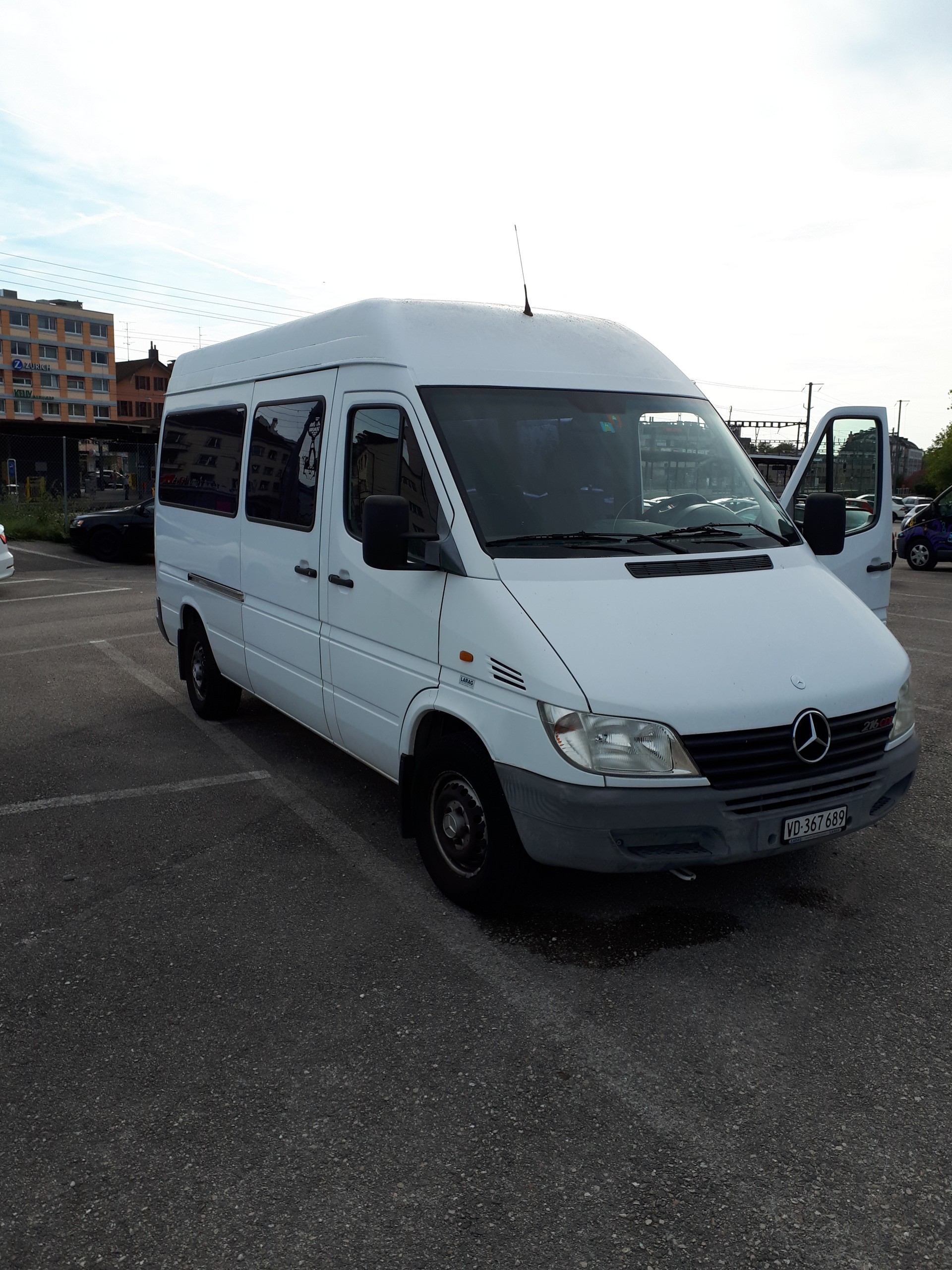 MERCEDES-BENZ WDB 902 672 1R18 2208-image-2