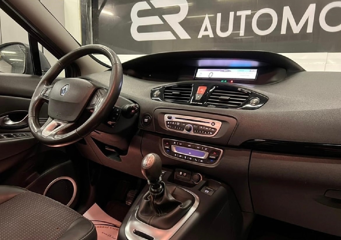 RENAULT Scénic 1.6 dCi Dynamique-image-10