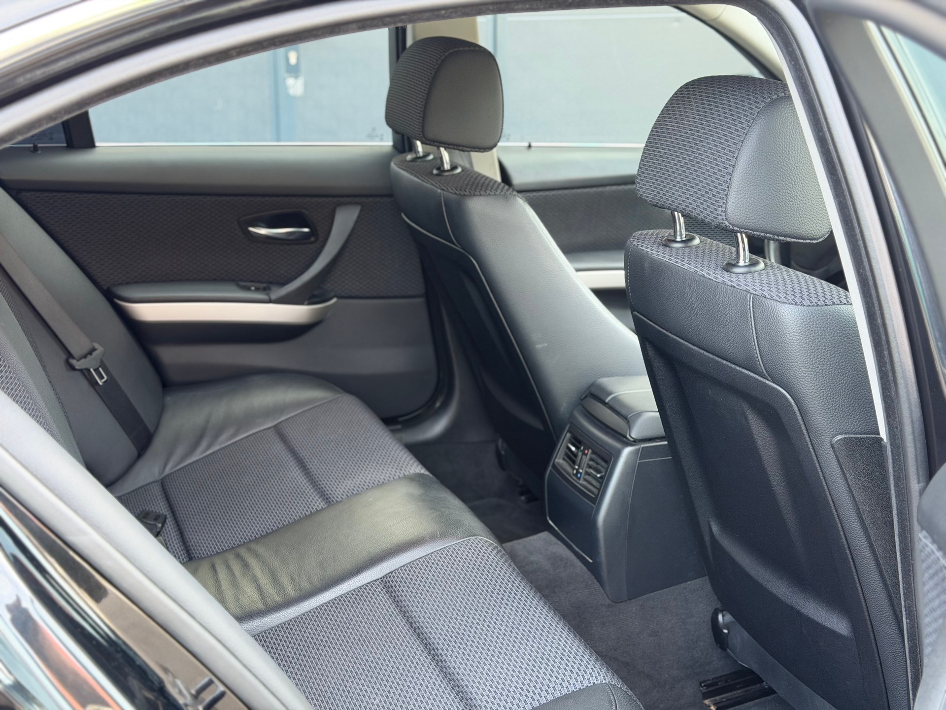 BMW 325i x-Drive Steptronic-image-11