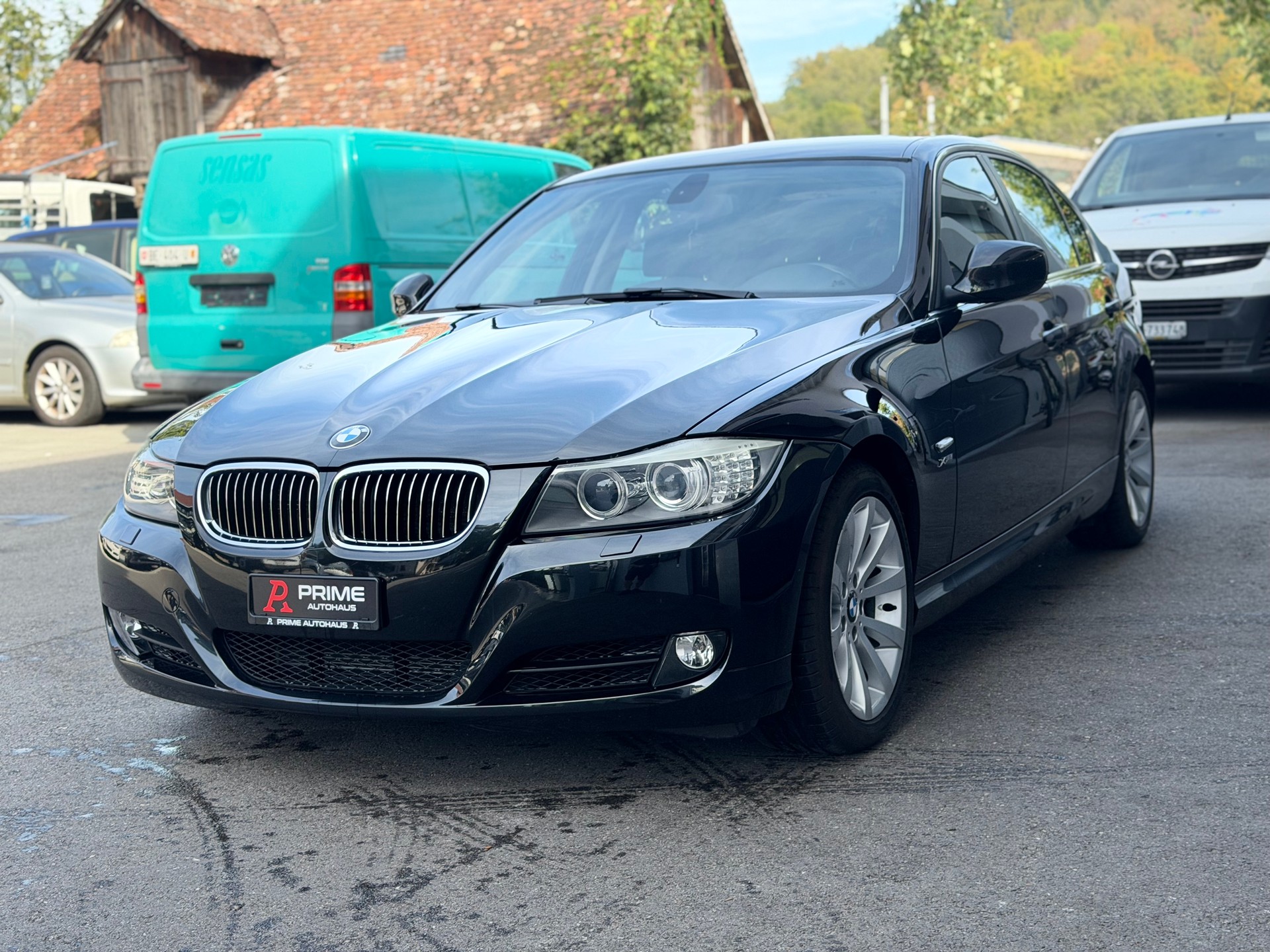 BMW 325i x-Drive Steptronic-image-2