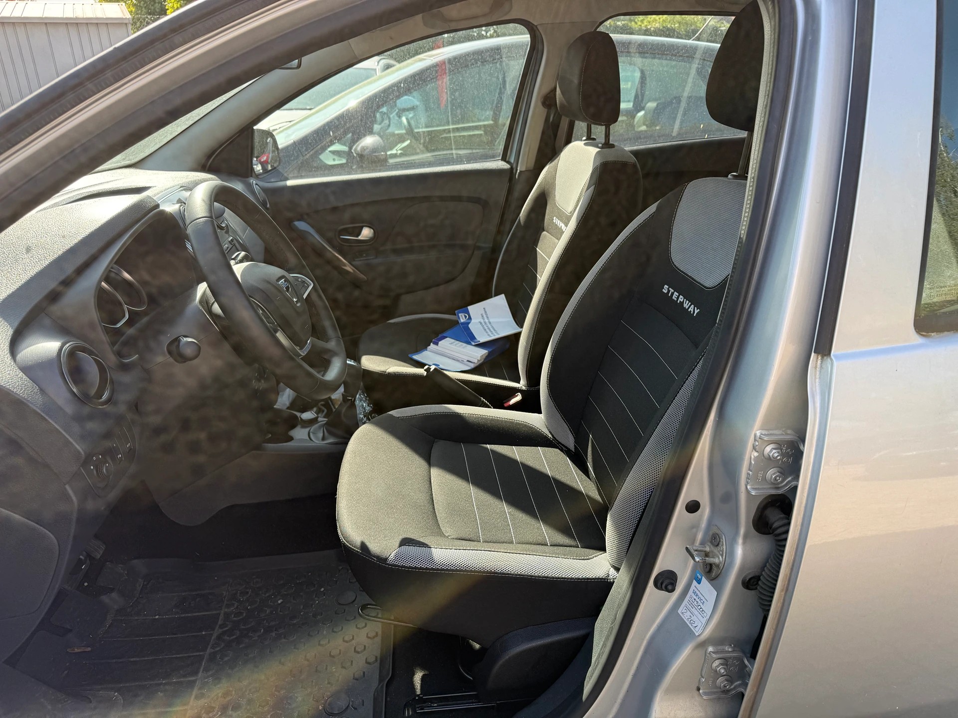DACIA Sandero 1.5 dCi Stepway Automatic-image-9