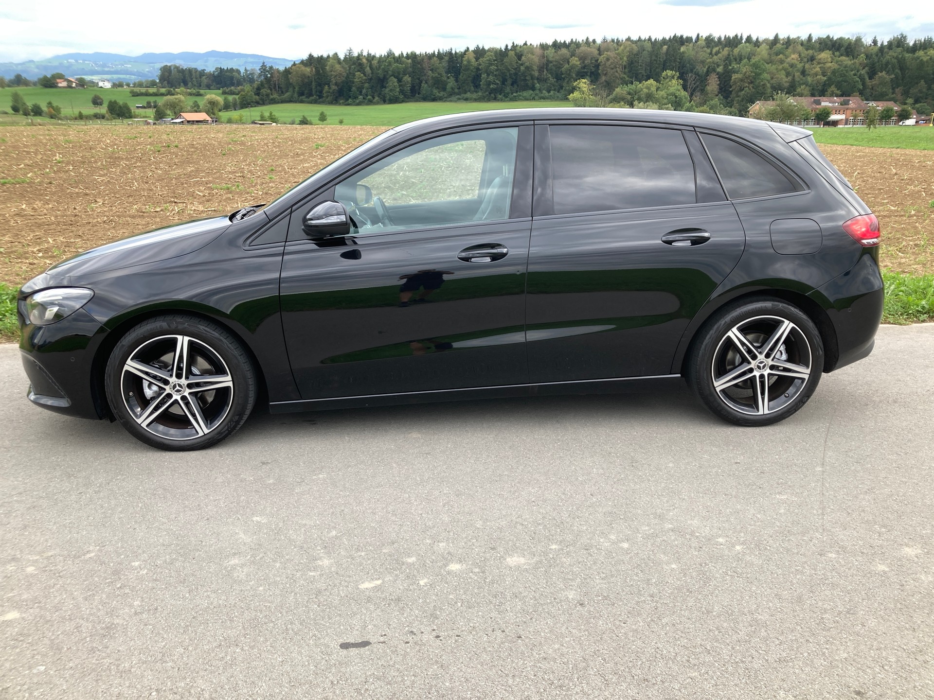 MERCEDES-BENZ B 200 d Night Star 8G-DCT-image-4