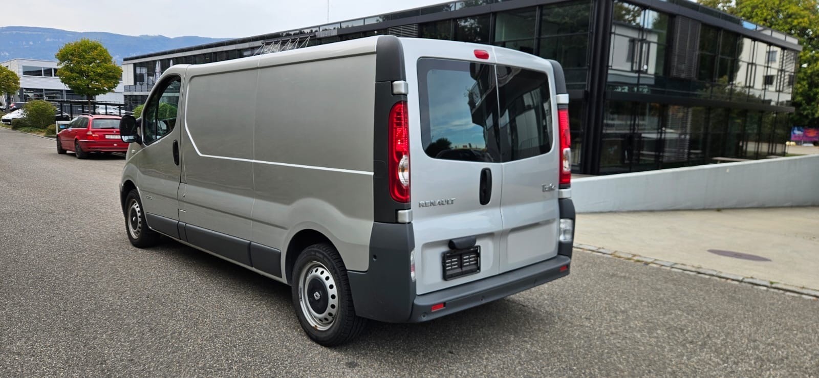 RENAULT Trafic 2.0 dCi 115 2.9t L2H1-image-4