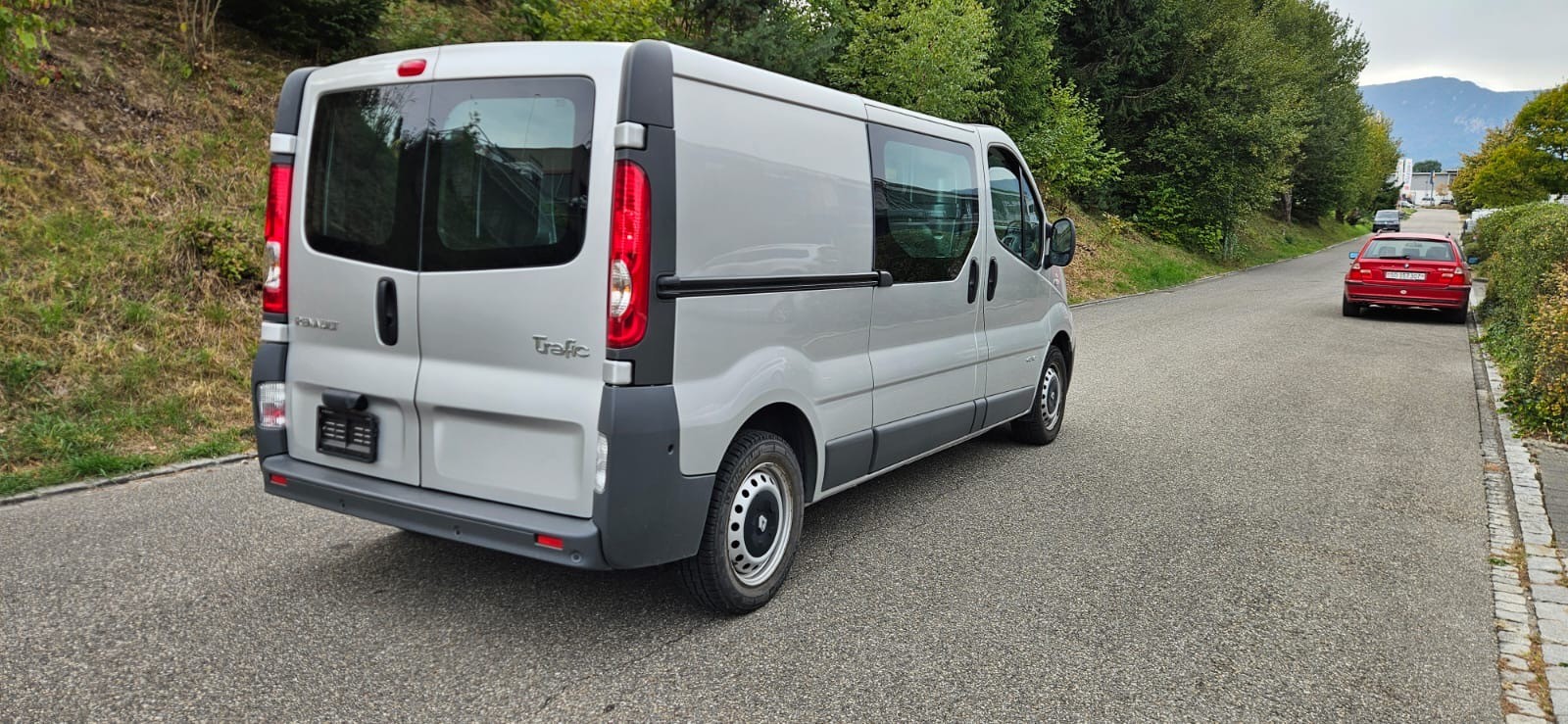 RENAULT Trafic 2.0 dCi 115 2.9t L2H1-image-9