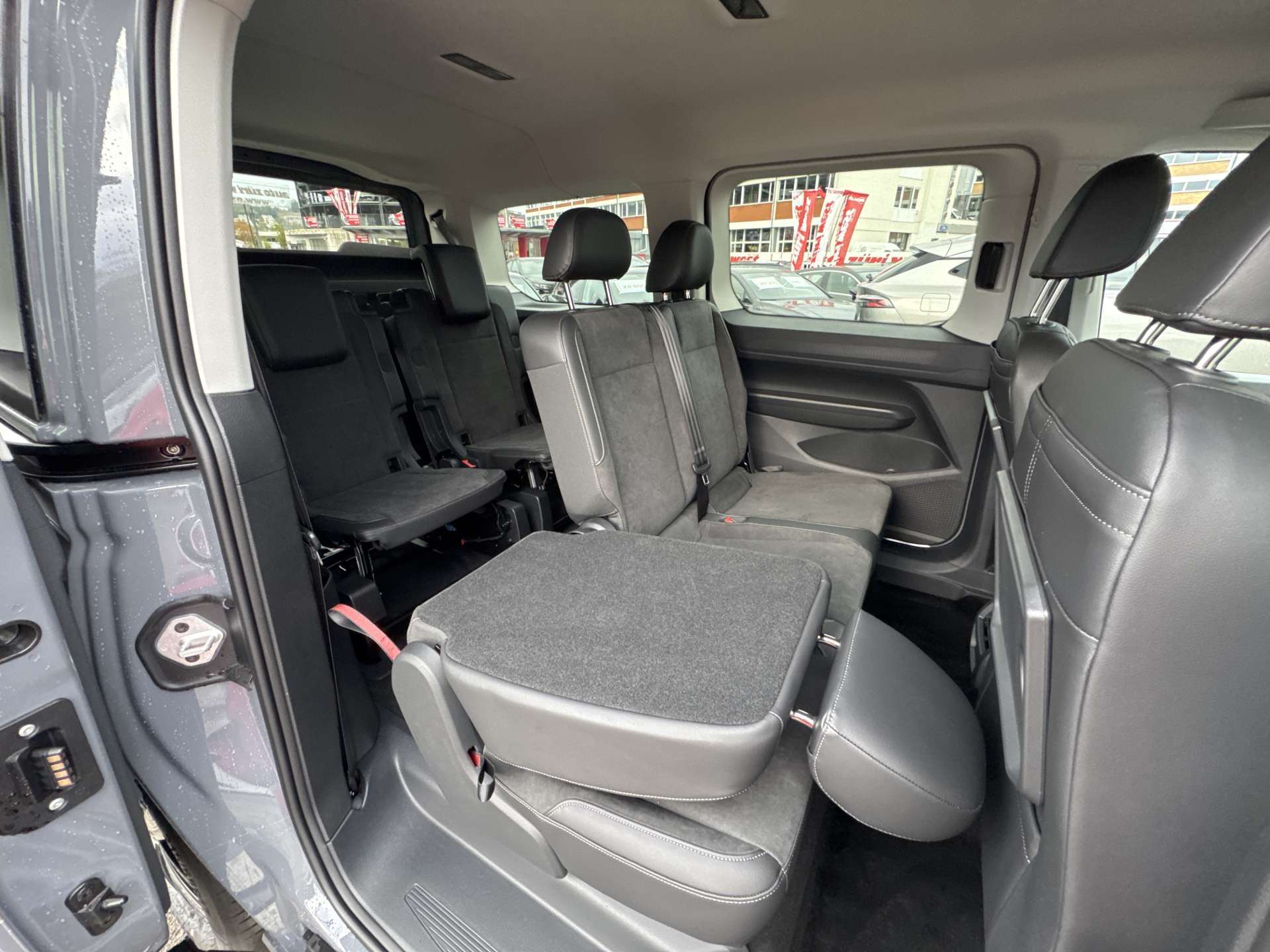 VW Caddy Maxi 1.5 TSi PHEV Style 7-Plätzer 204PS DSG-Automat-image-6