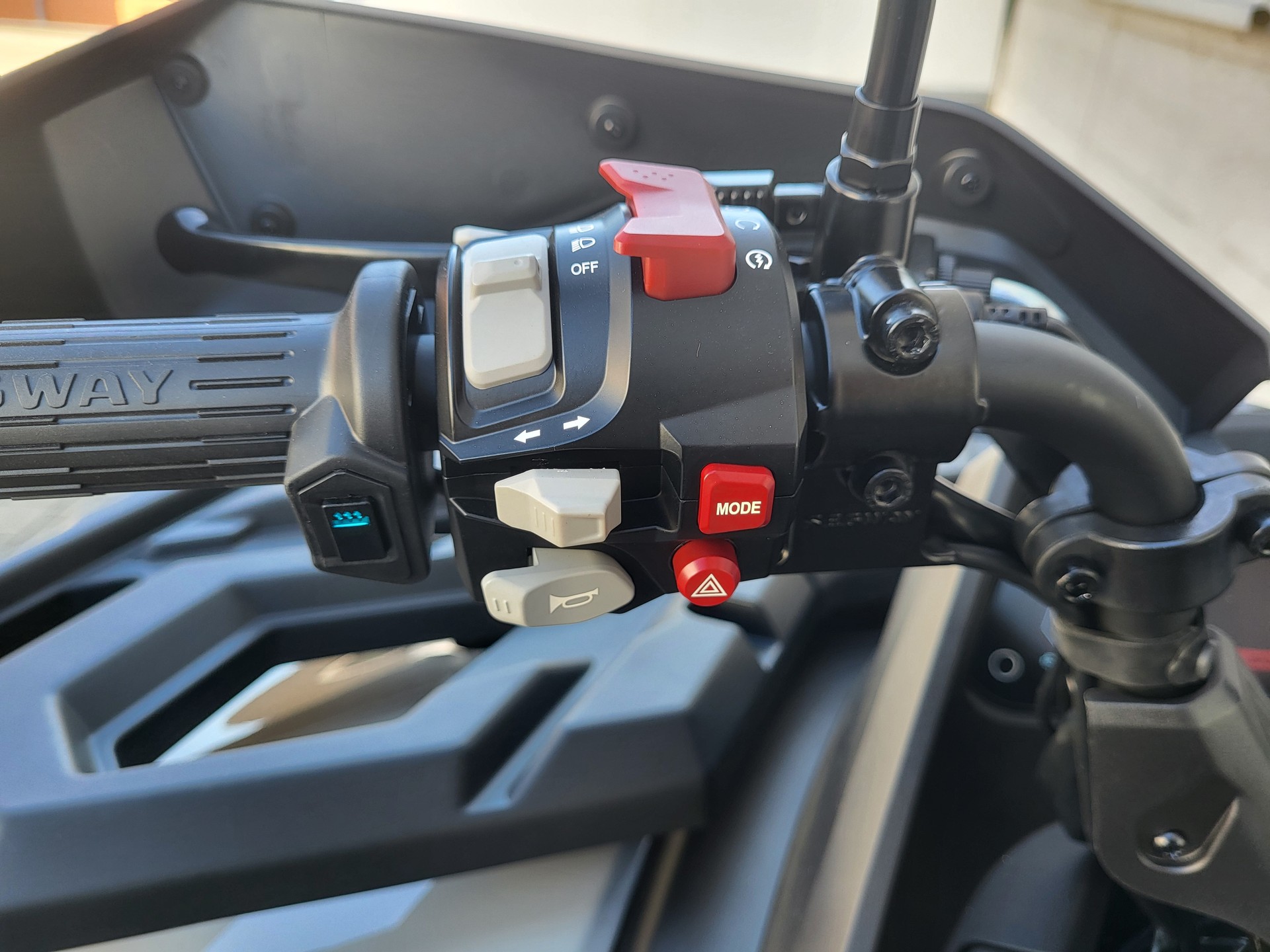 SEGWAY Snarler AT10 L DLX EPS-image-7