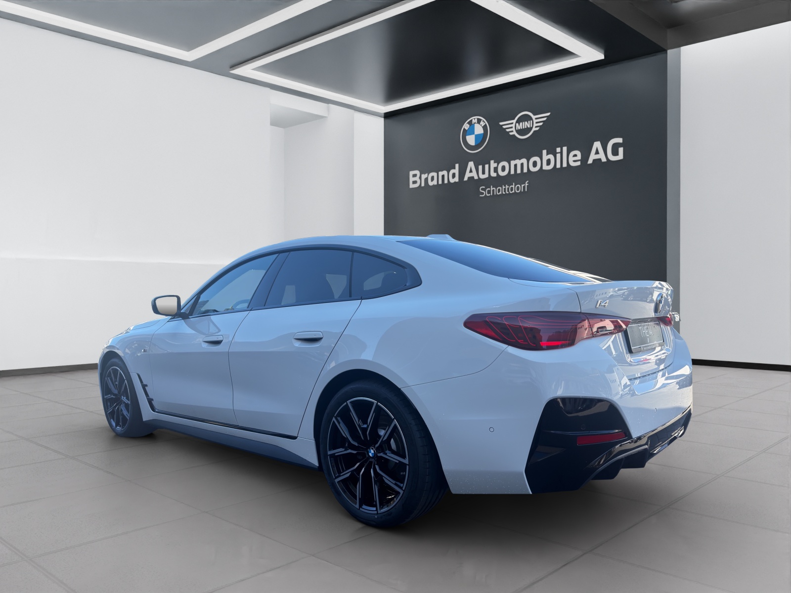BMW i4 xDrive40-showroom-element-2