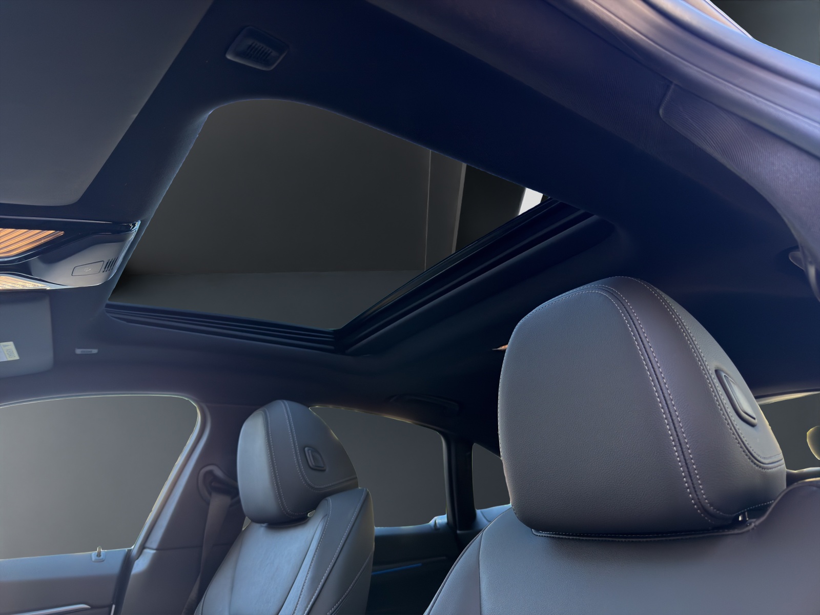 BMW i4 xDrive40-image-8