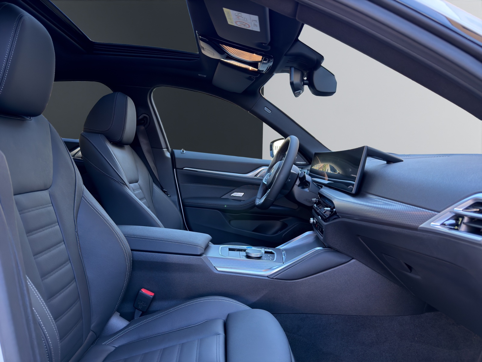 BMW i4 xDrive40-image-12