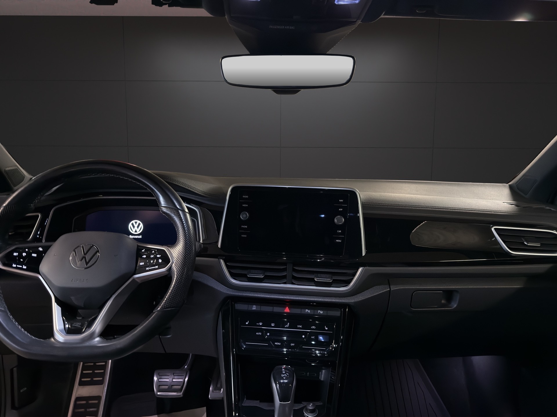 VW T-Roc 2.0 TSI R-Line DSG 4Motion-image-9