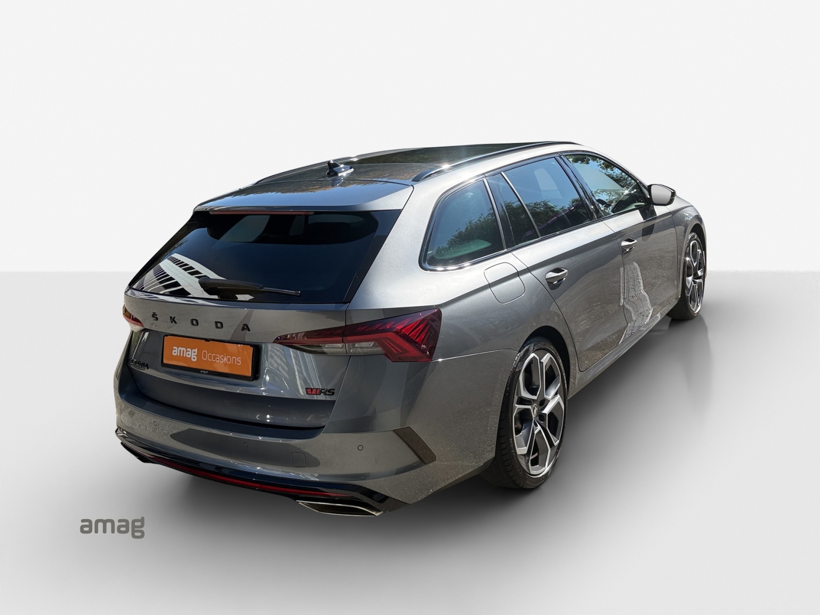 SKODA Octavia Combi 2.0 TSI DSG RS-image-4