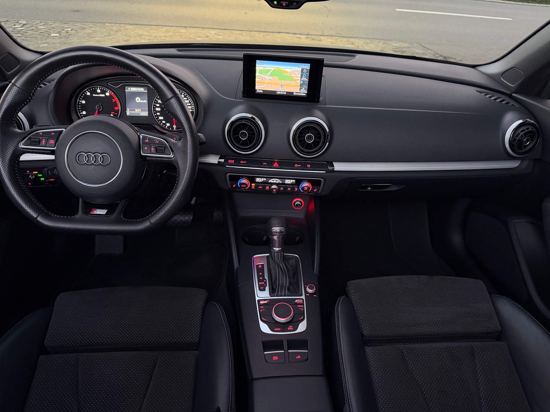 AUDI A3 Cabriolet 1.4 TFSI S-tronic S-Line / 1 Hand / CH-Fahrzeug / Frisch ab MFK / Service gepflegt / 36 Monate Garantie /Navi/Xenon-image-11