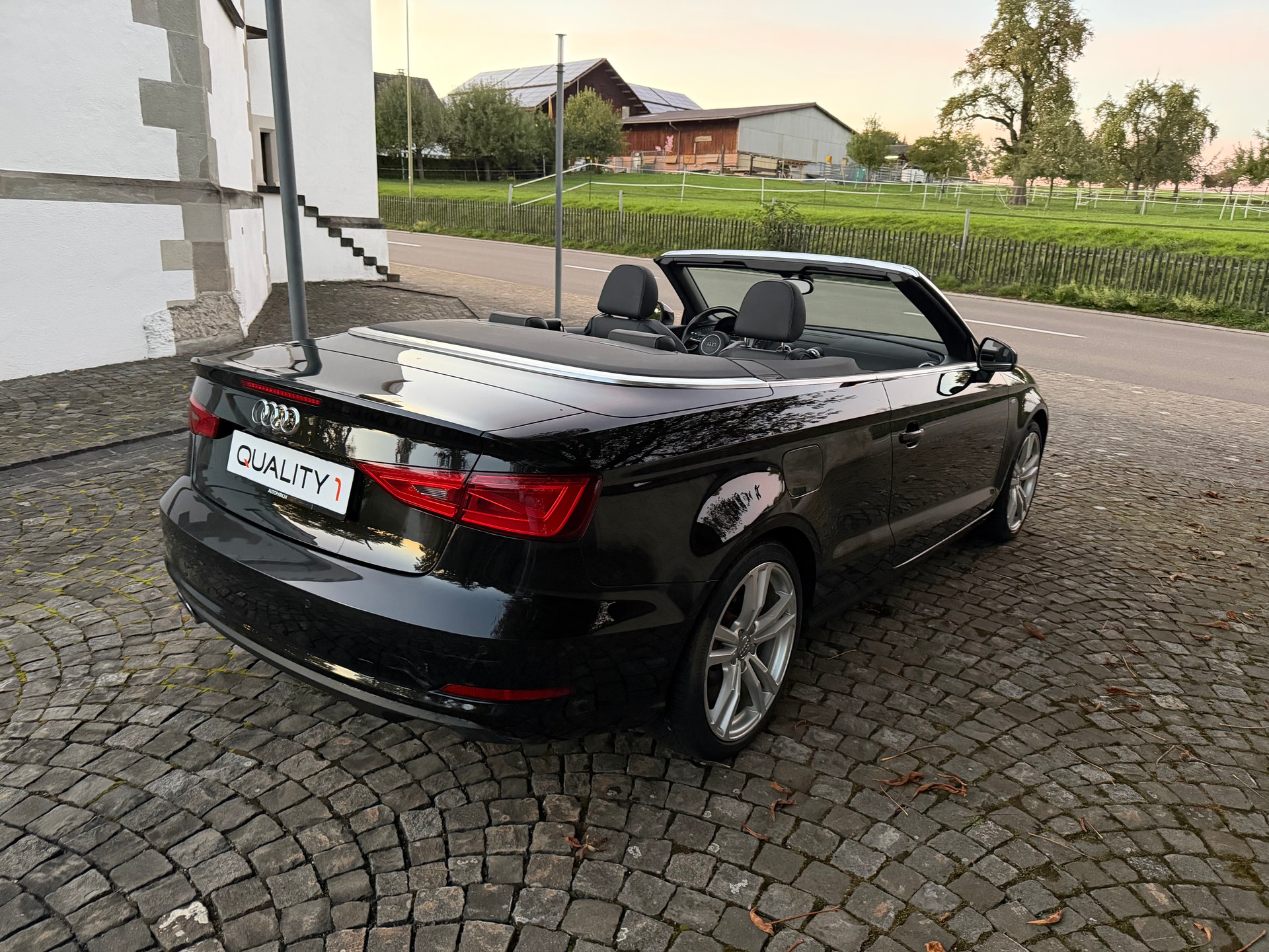 AUDI A3 Cabriolet 1.4 TFSI S-tronic S-Line / 1 Hand / CH-Fahrzeug / Frisch ab MFK / Service gepflegt / 36 Monate Garantie /Navi/Xenon-image-4