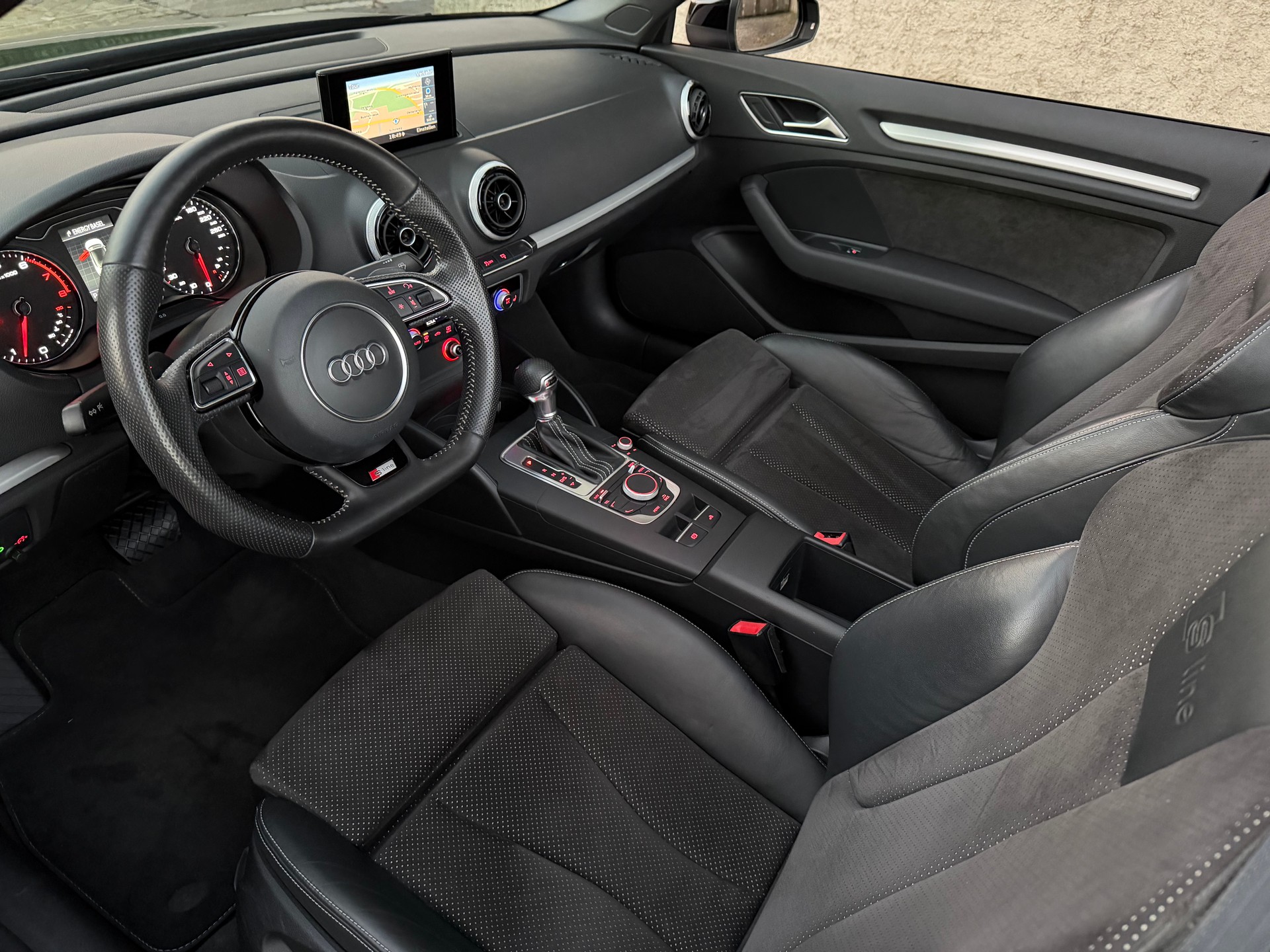 AUDI A3 Cabriolet 1.4 TFSI S-tronic S-Line / 1 Hand / CH-Fahrzeug / Frisch ab MFK / Service gepflegt / 36 Monate Garantie /Navi/Xenon-image-9