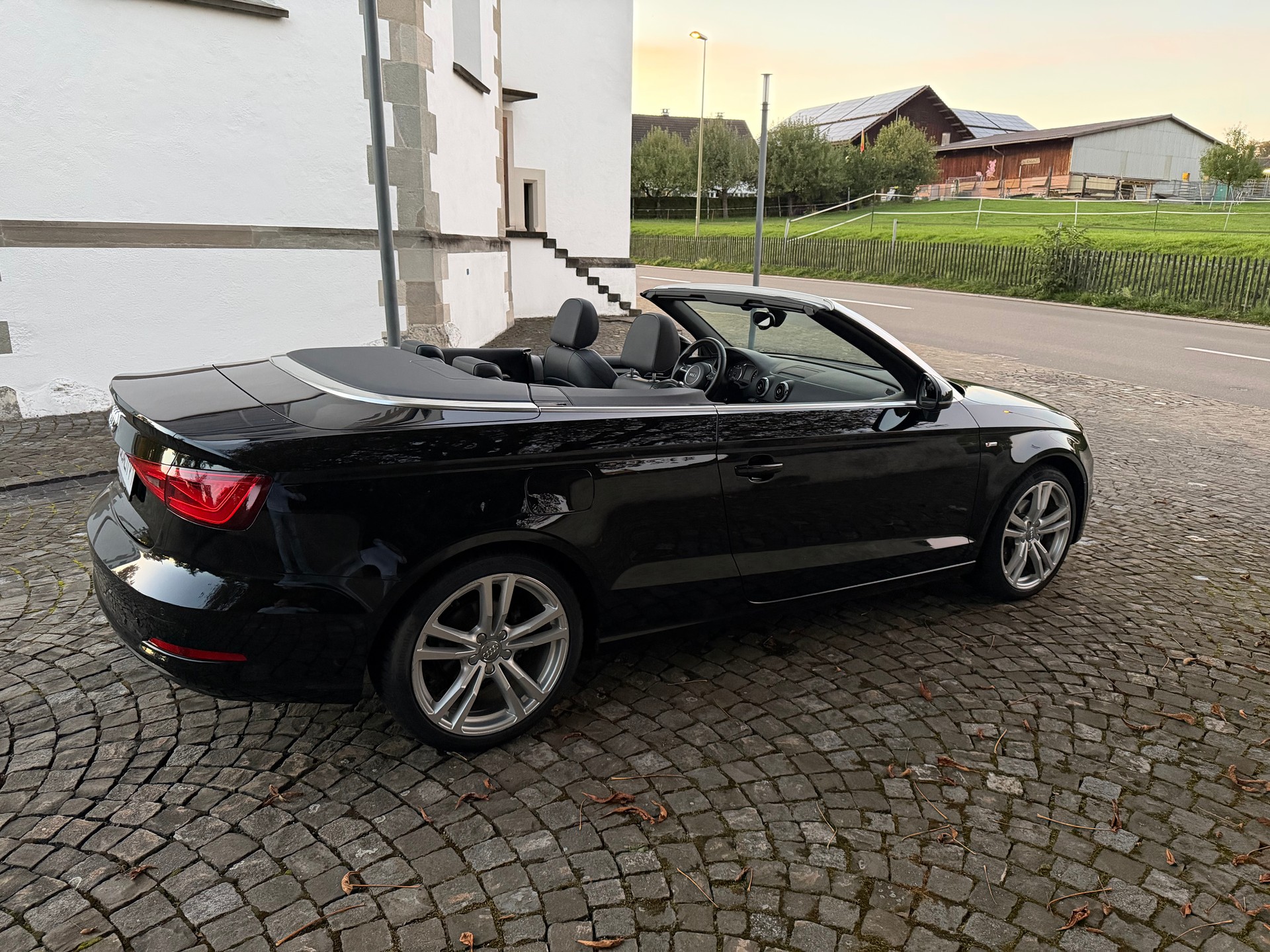 AUDI A3 Cabriolet 1.4 TFSI S-tronic S-Line / 1 Hand / CH-Fahrzeug / Frisch ab MFK / Service gepflegt / 36 Monate Garantie /Navi/Xenon-image-3