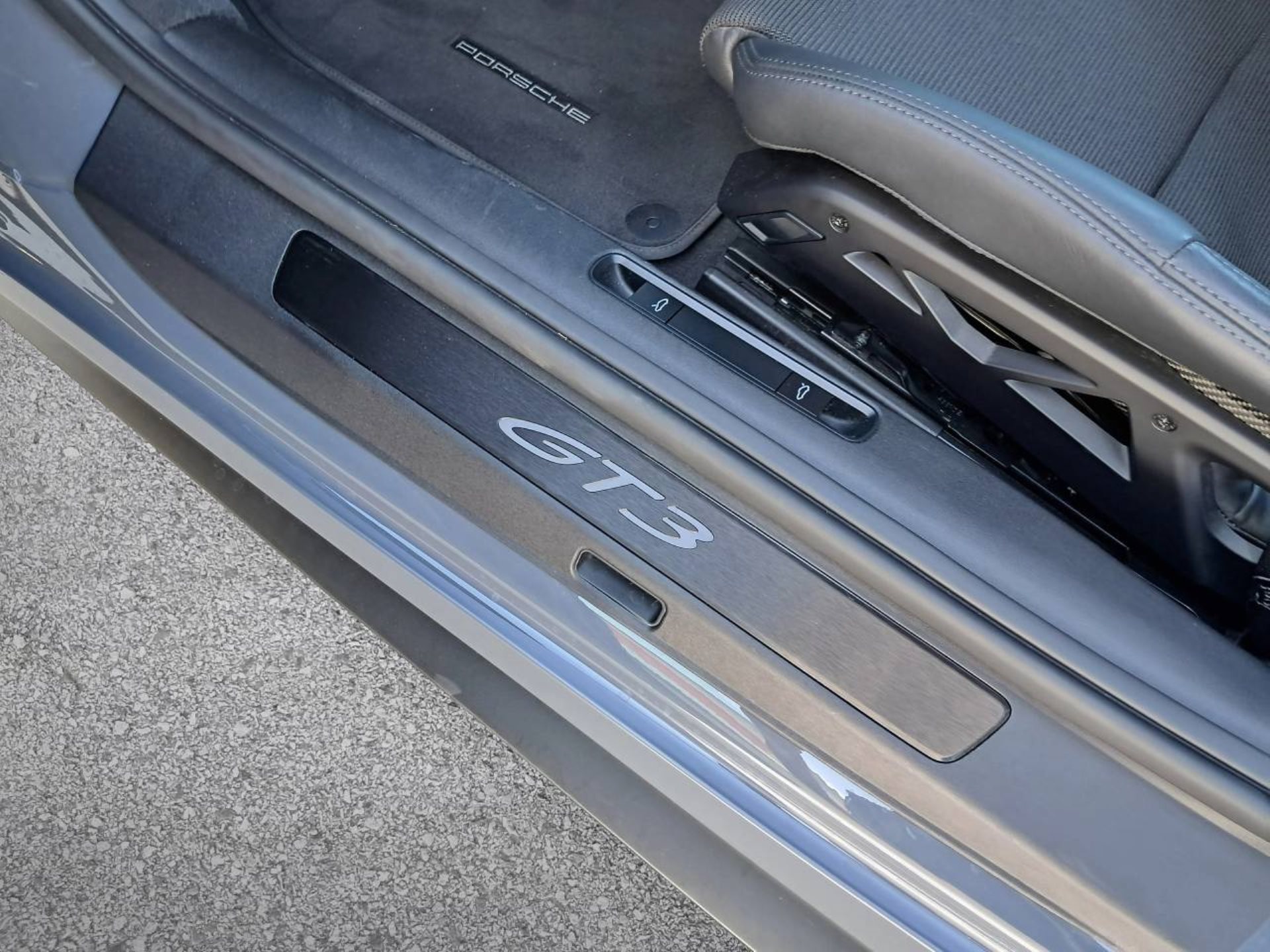 PORSCHE 911 GT3 con pacchetto Touring-image-26