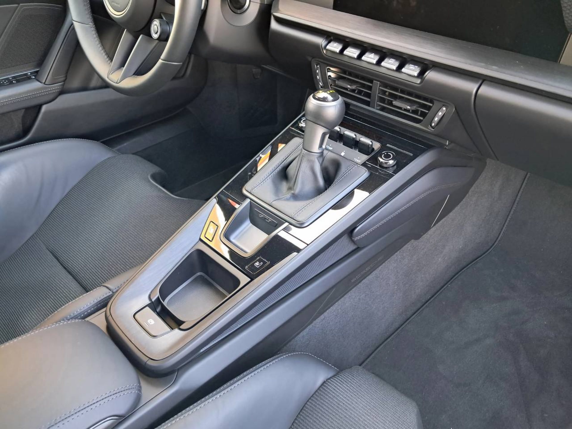 PORSCHE 911 GT3 con pacchetto Touring-image-20