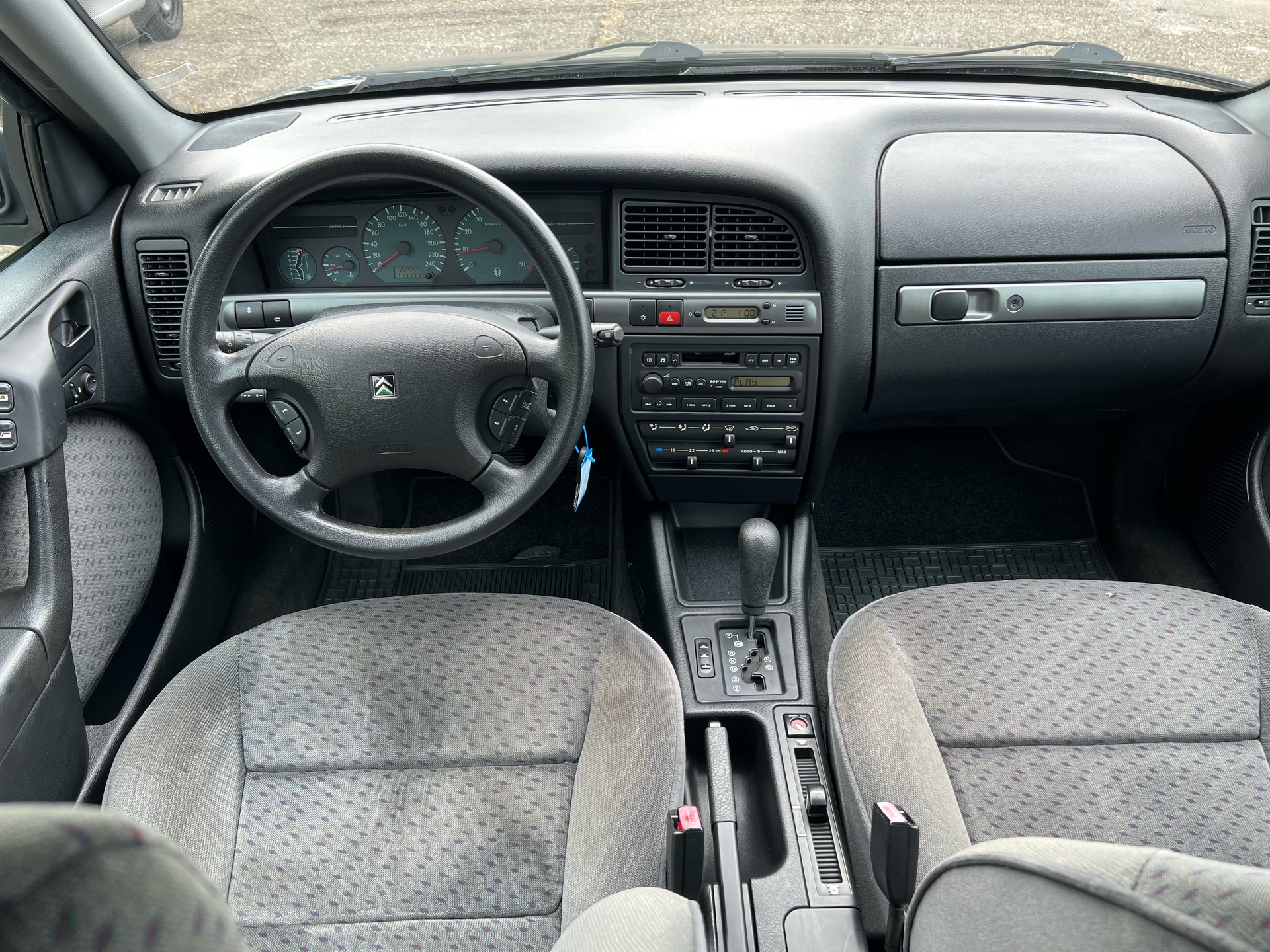 CITROEN Xantia Berline 1.8i 16V SX-image-12