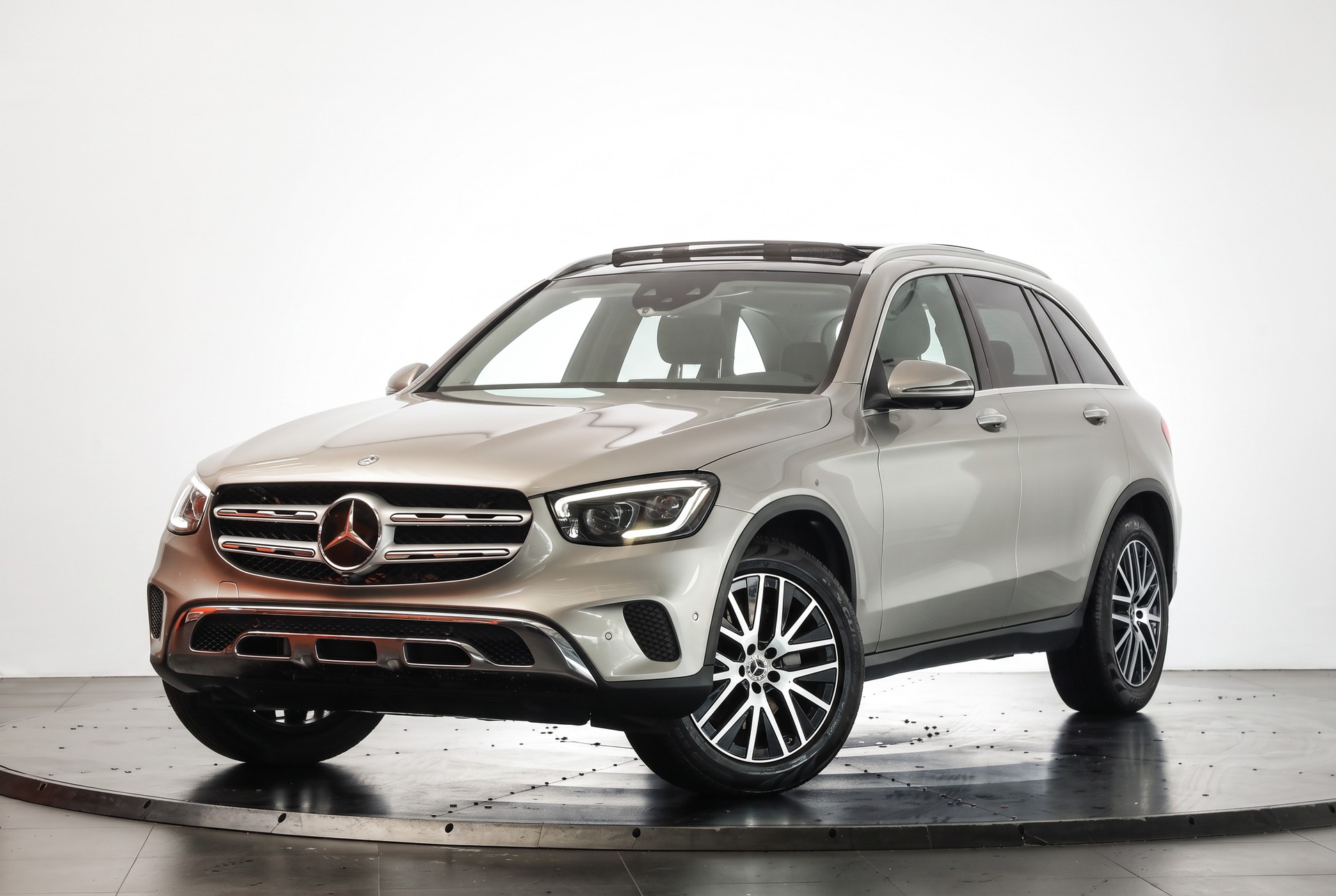 MERCEDES-BENZ GLC 300 d Off-Road 4Matic 9G-Tronic • Argent Mojave •AIR BODY CONTROL • Pack Premium Plus-image-3