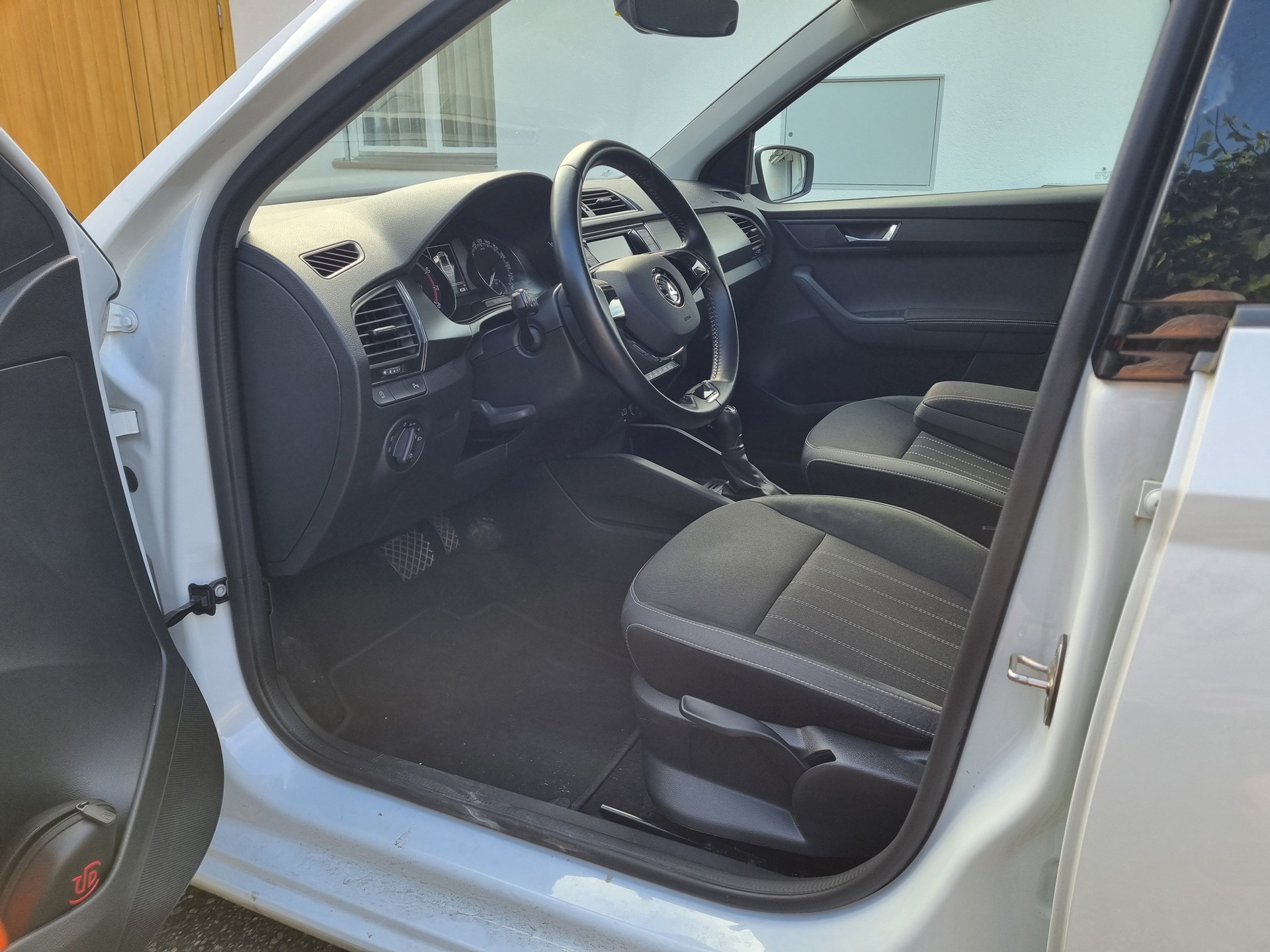 SKODA 1.0 TSI Style DSG-image-4