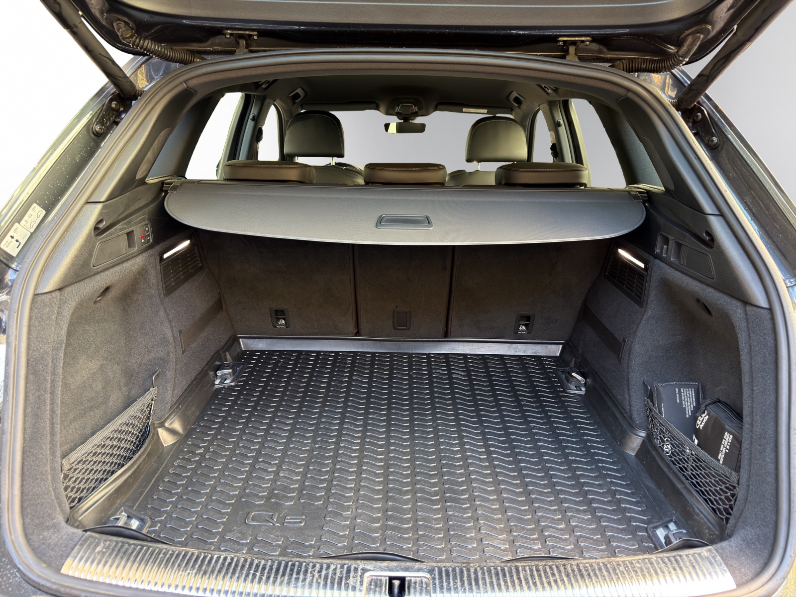 AUDI Q5 2.0 TFSI sport quattro-image-13