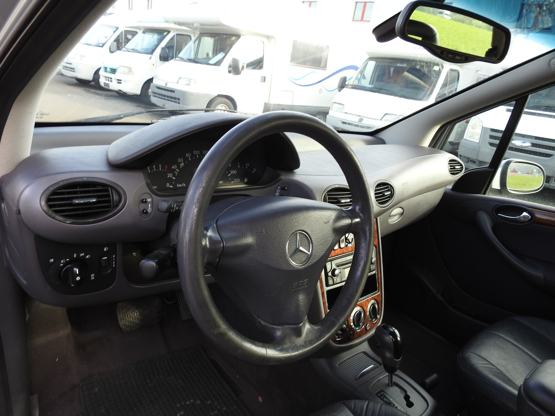 MERCEDES-BENZ A 190 L Avantgarde-image-11