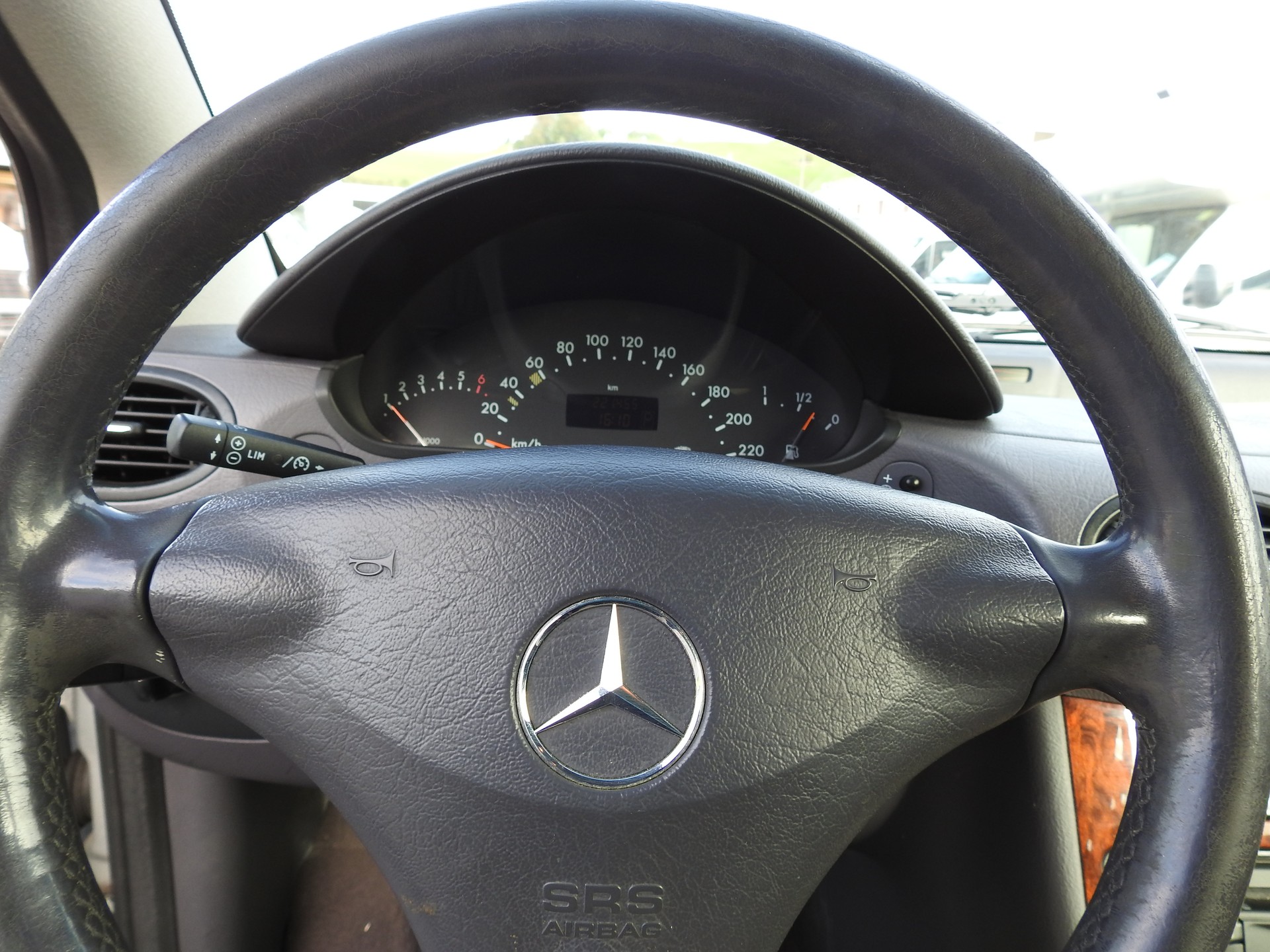 MERCEDES-BENZ A 190 L Avantgarde-image-23
