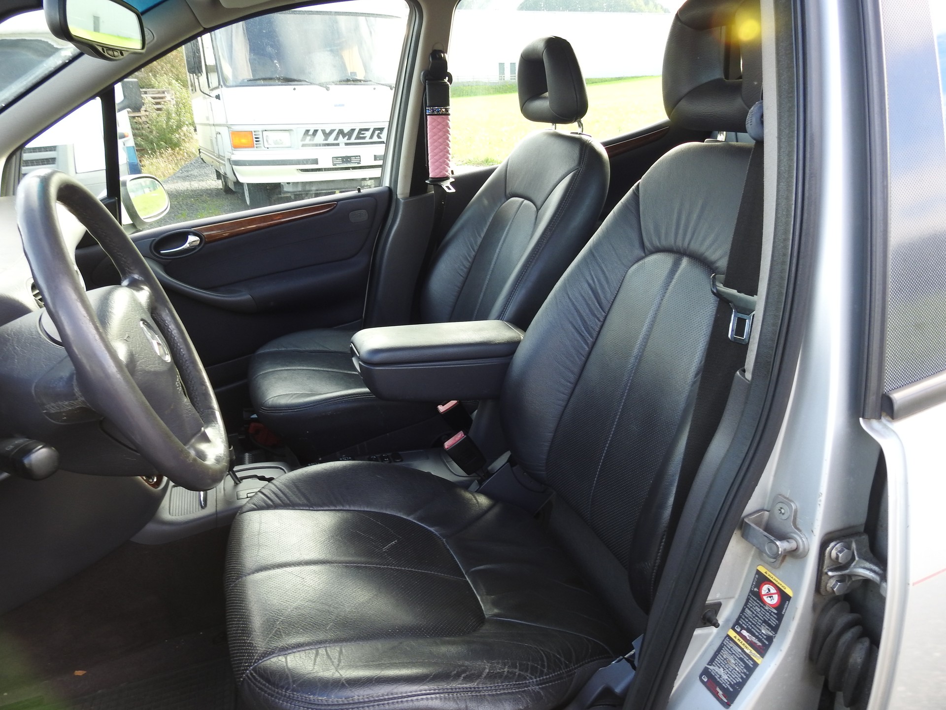 MERCEDES-BENZ A 190 L Avantgarde-image-12