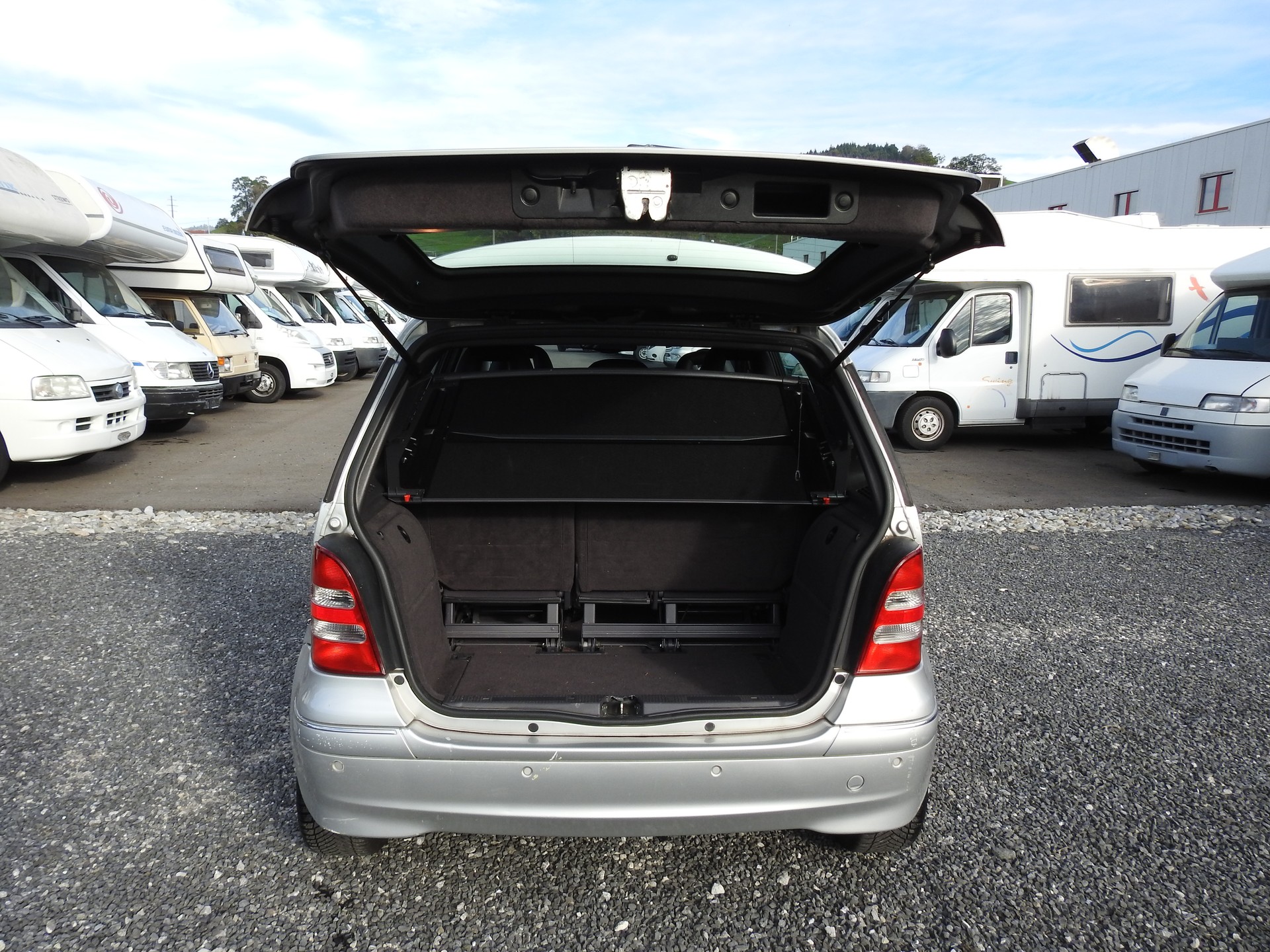 MERCEDES-BENZ A 190 L Avantgarde-image-9