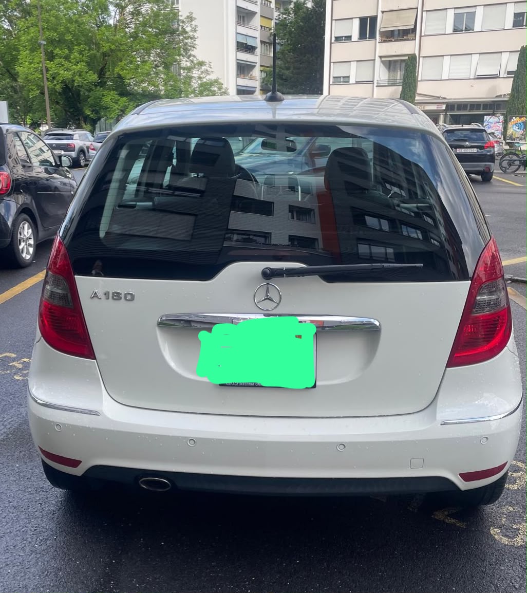 MERCEDES-BENZ A 180 BlueEF Classic-image-1