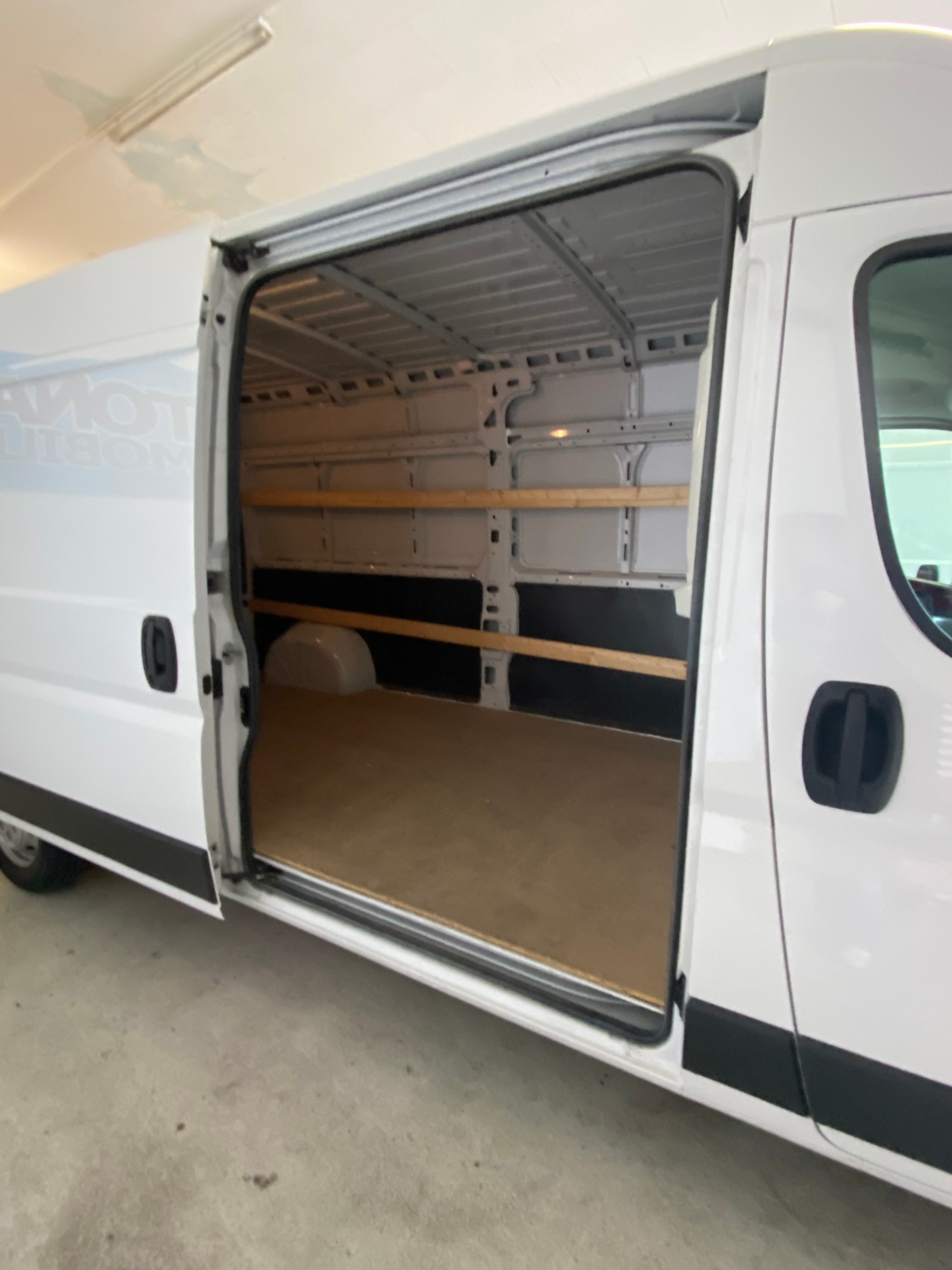 CITROEN Jumper 35 2.2 BlueHDi 140 L3H2-image-5