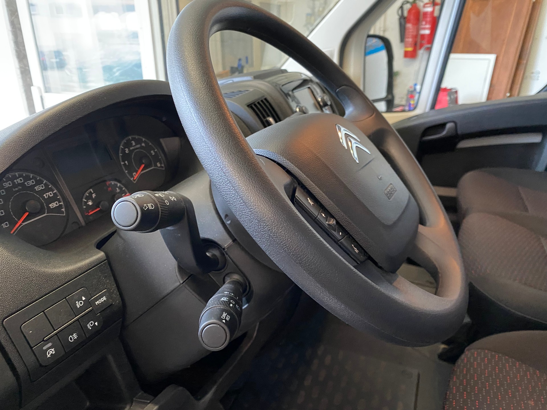 CITROEN Jumper 35 2.2 BlueHDi 140 L3H2-image-8