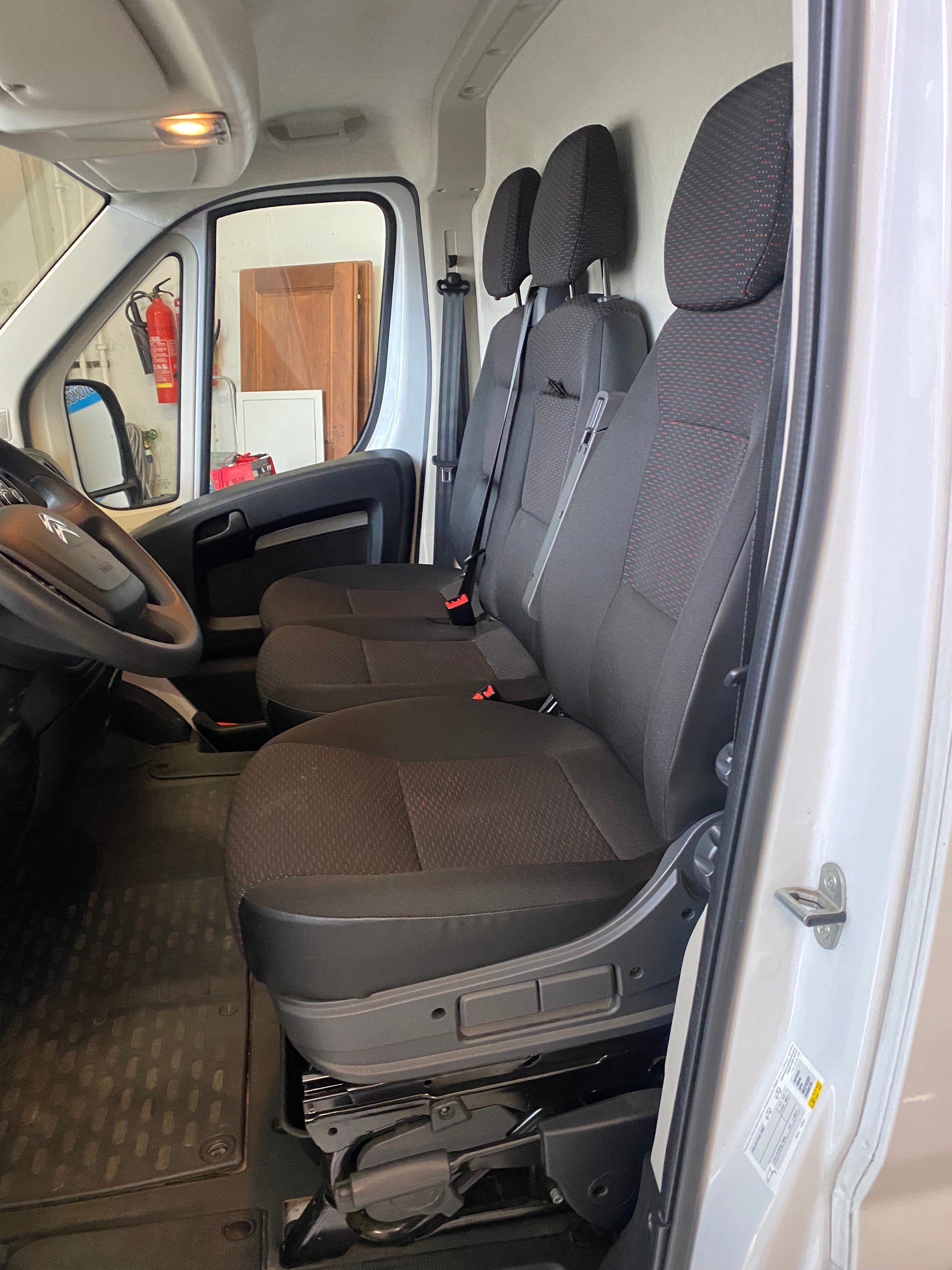 CITROEN Jumper 35 2.2 BlueHDi 140 L3H2-image-11