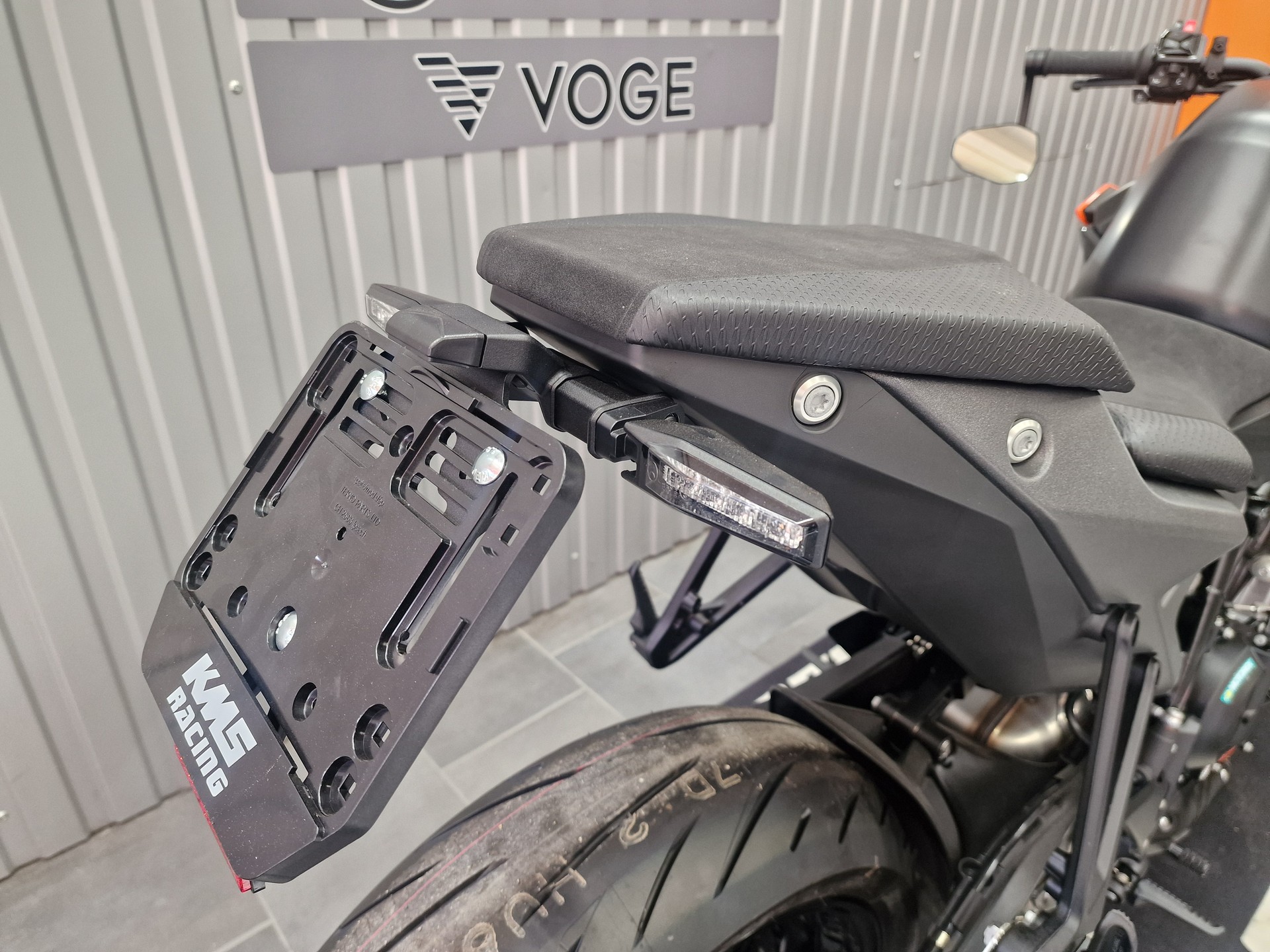 KTM 990 Duke-showroom-element-3