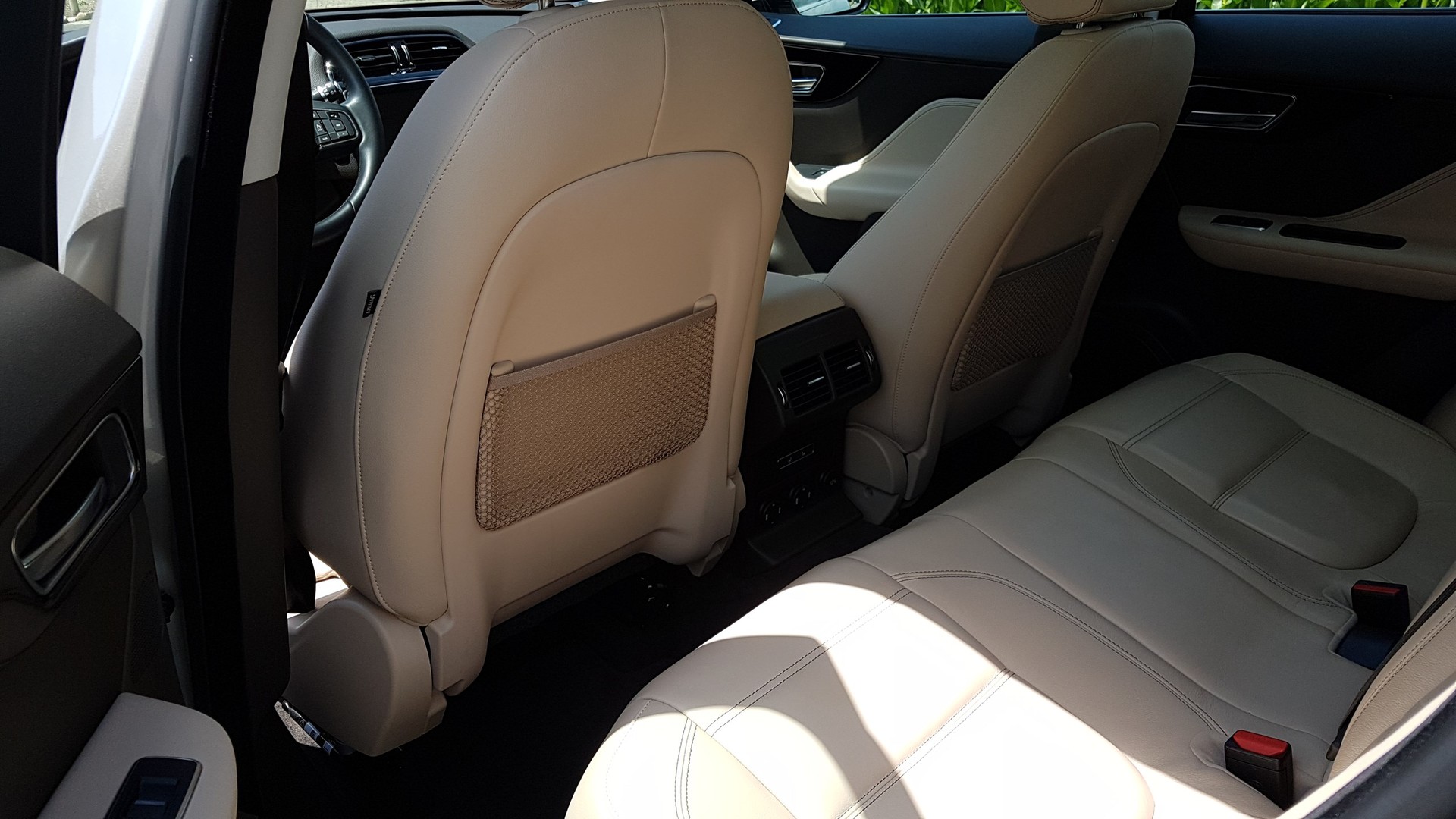 JAGUAR F-Pace 3.0 TD Prestige AWD Automatik-image-4